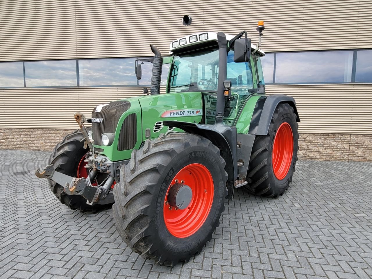 Traktor of the type Fendt 718 vario tms com3, Gebrauchtmaschine in Houten (Picture 1)