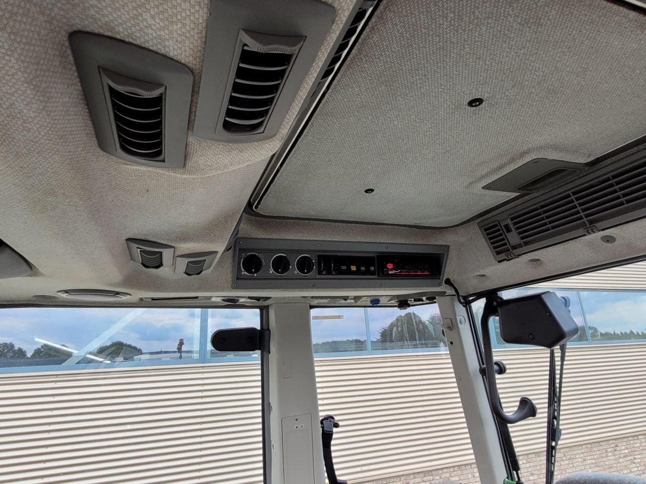 Traktor of the type Fendt 718 vario tms com3, Gebrauchtmaschine in Houten (Picture 4)