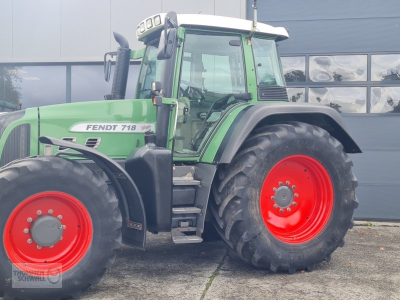 Traktor от тип Fendt 718 Vario TMS (Motor neu), Gebrauchtmaschine в Crombach/St.Vith (Снимка 1)