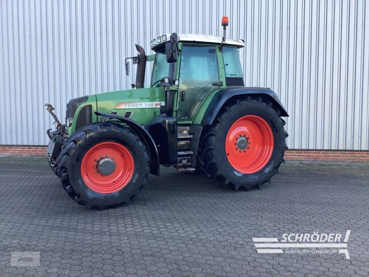 Traktor от тип Fendt 718 VARIO TMS, Gebrauchtmaschine в Norden (Снимка 3)