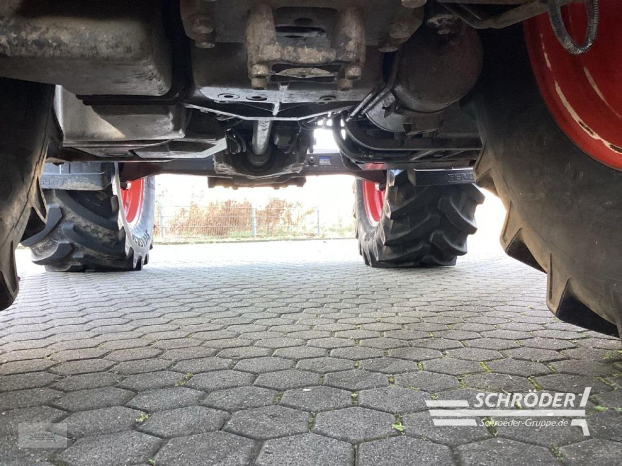 Traktor от тип Fendt 718 VARIO TMS, Gebrauchtmaschine в Norden (Снимка 7)