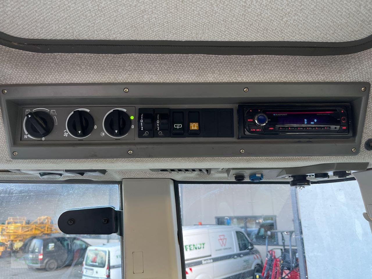 Traktor of the type Fendt 718 Vario TMS, Gebrauchtmaschine in Coppenbruegge (Picture 8)