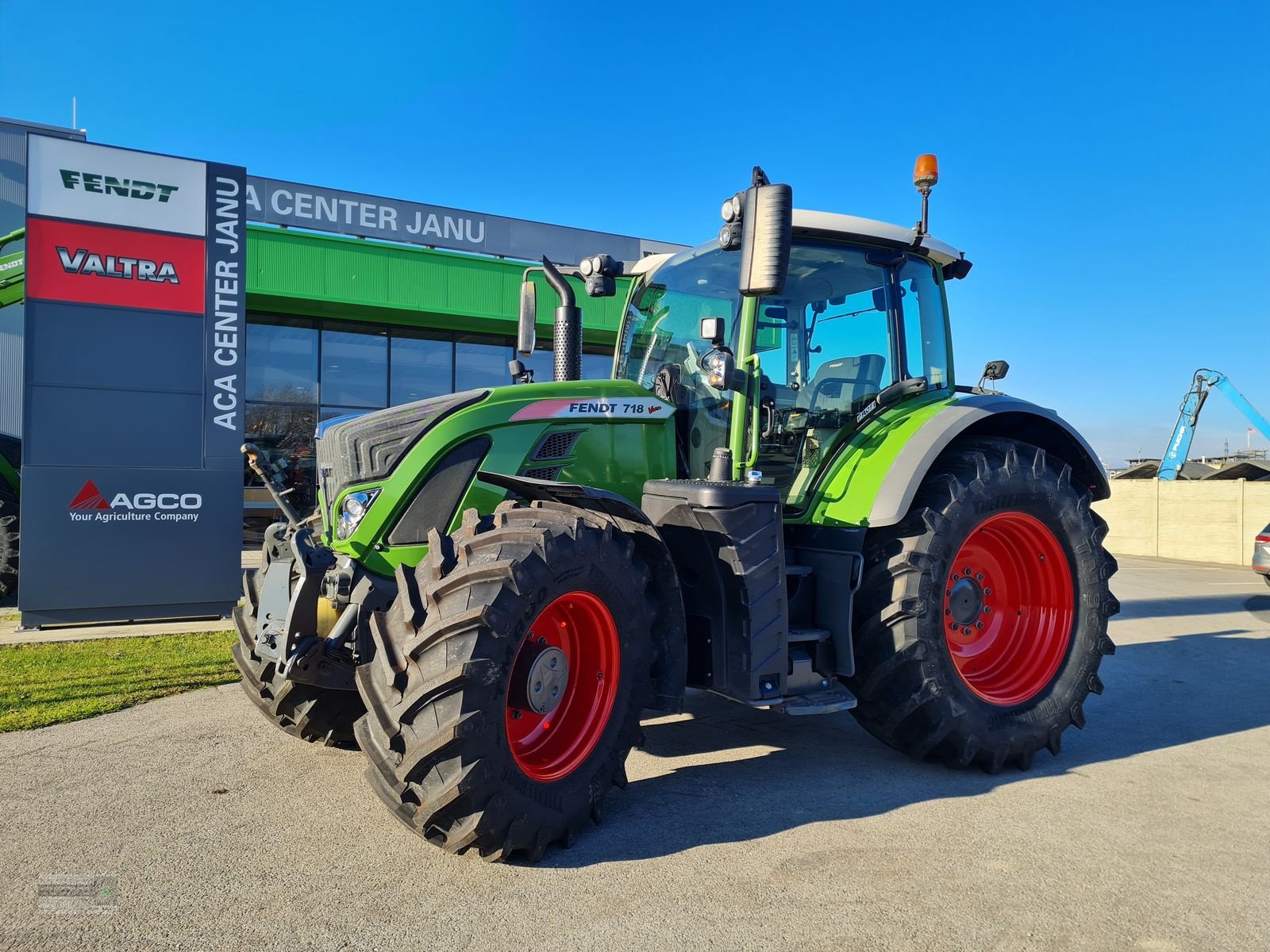 Traktor типа Fendt 718 Vario, Gebrauchtmaschine в Gerasdorf (Фотография 1)
