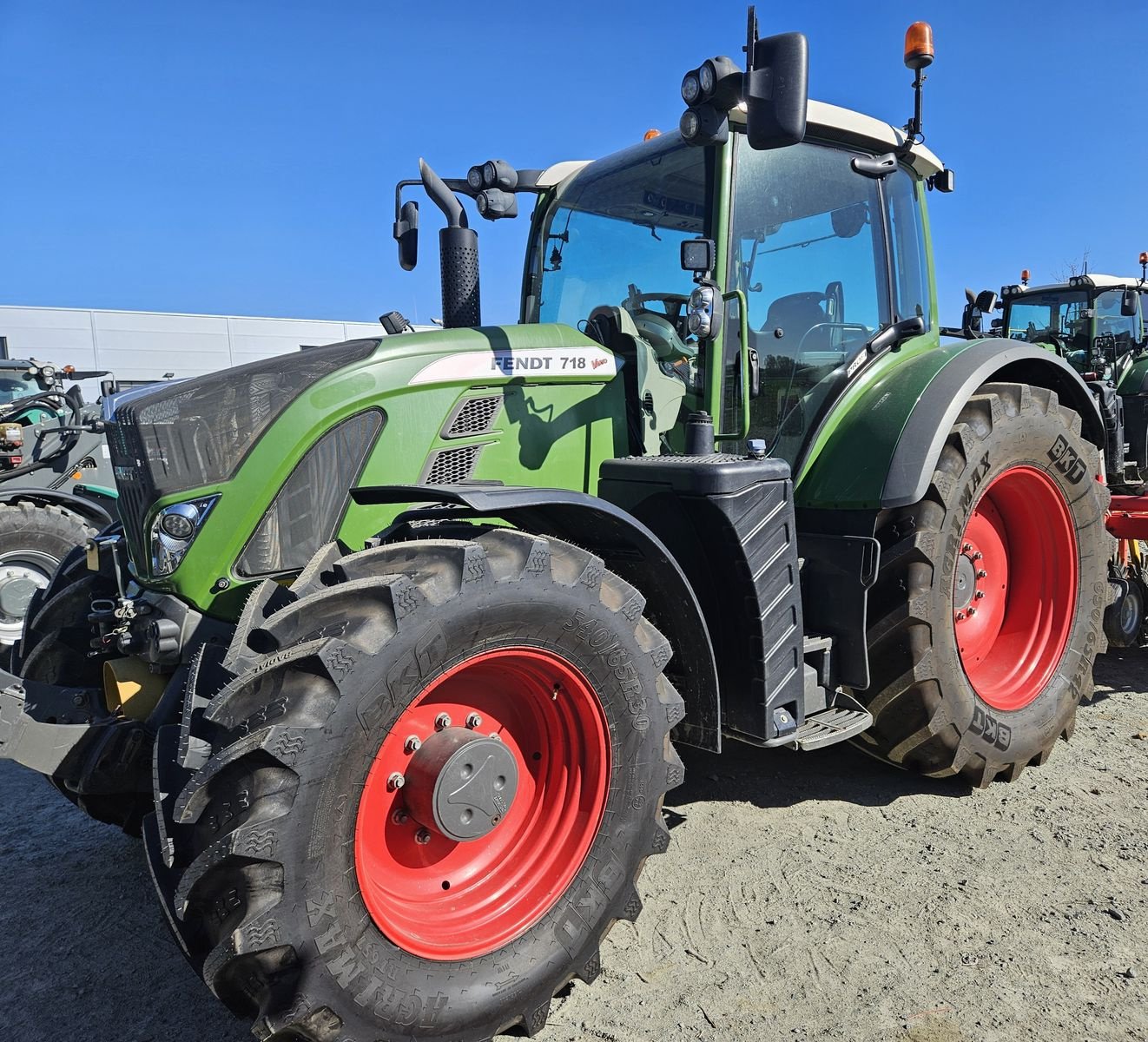 Traktor типа Fendt 718 Vario, Gebrauchtmaschine в Siget in der Wart (Фотография 1)