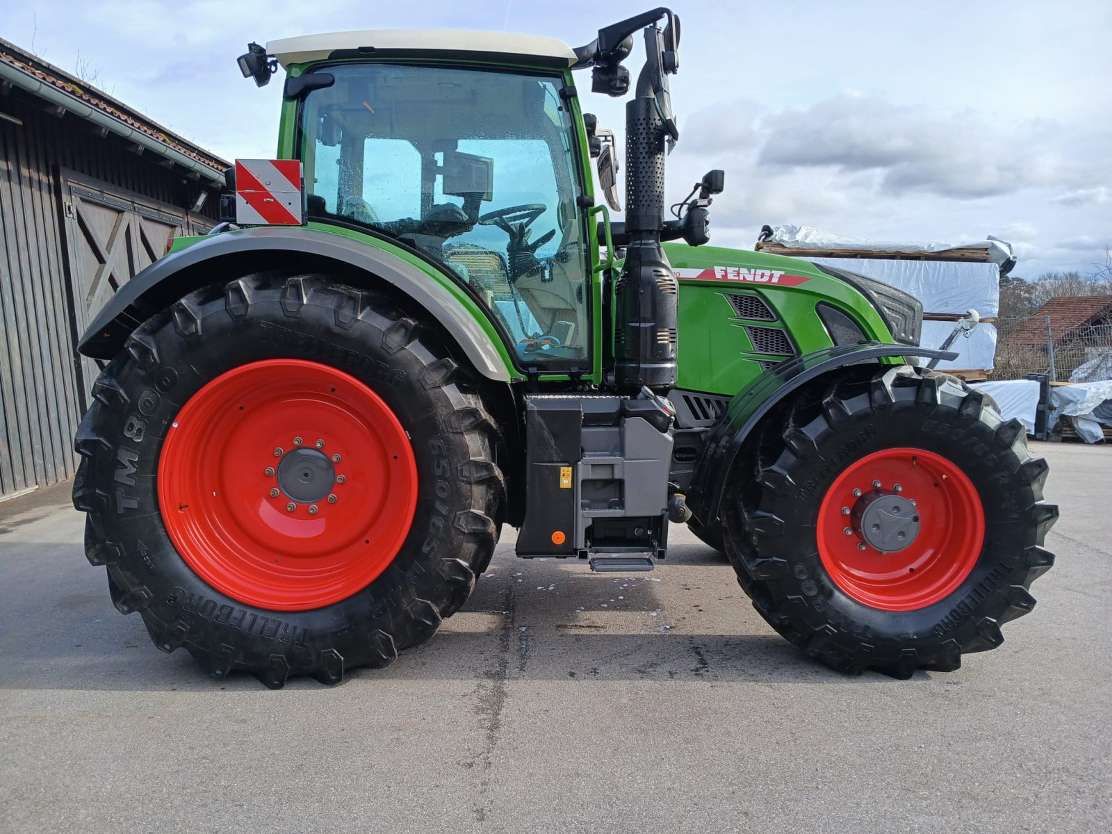 Traktor des Typs Fendt 718 Vario, Gebrauchtmaschine in Konzell (Bild 3)