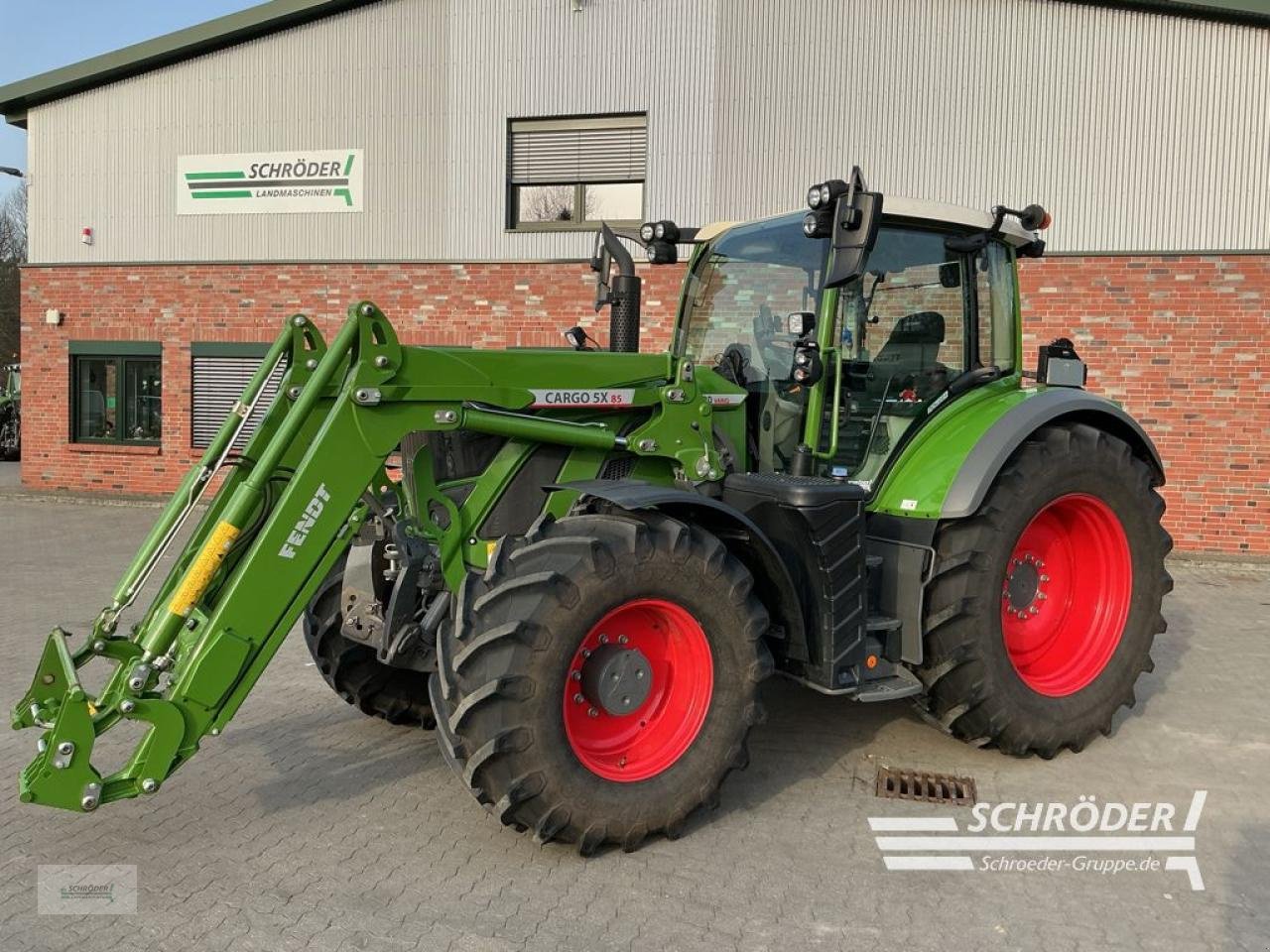 Traktor del tipo Fendt 720 GEN6 POWER PLUS + CARGO 5X/85 DW, Gebrauchtmaschine en Friedland (Imagen 1)