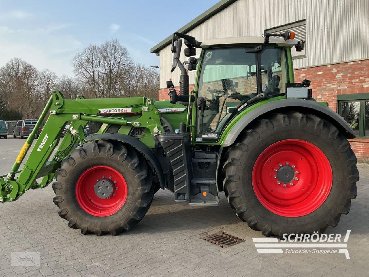 Traktor del tipo Fendt 720 GEN6 POWER PLUS + CARGO 5X/85 DW, Gebrauchtmaschine en Friedland (Imagen 2)