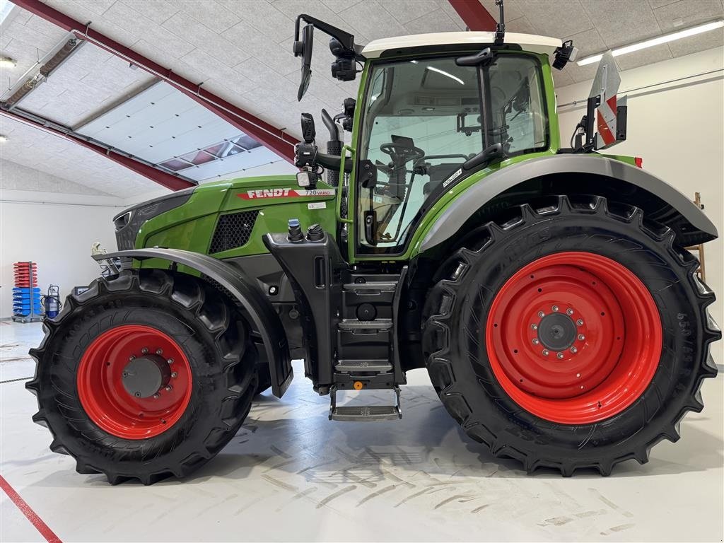 Traktor типа Fendt 720 Power+ GEN7 KUN 300 TIMER OG MED AUTOSTYRING!, Gebrauchtmaschine в Nørager (Фотография 3)