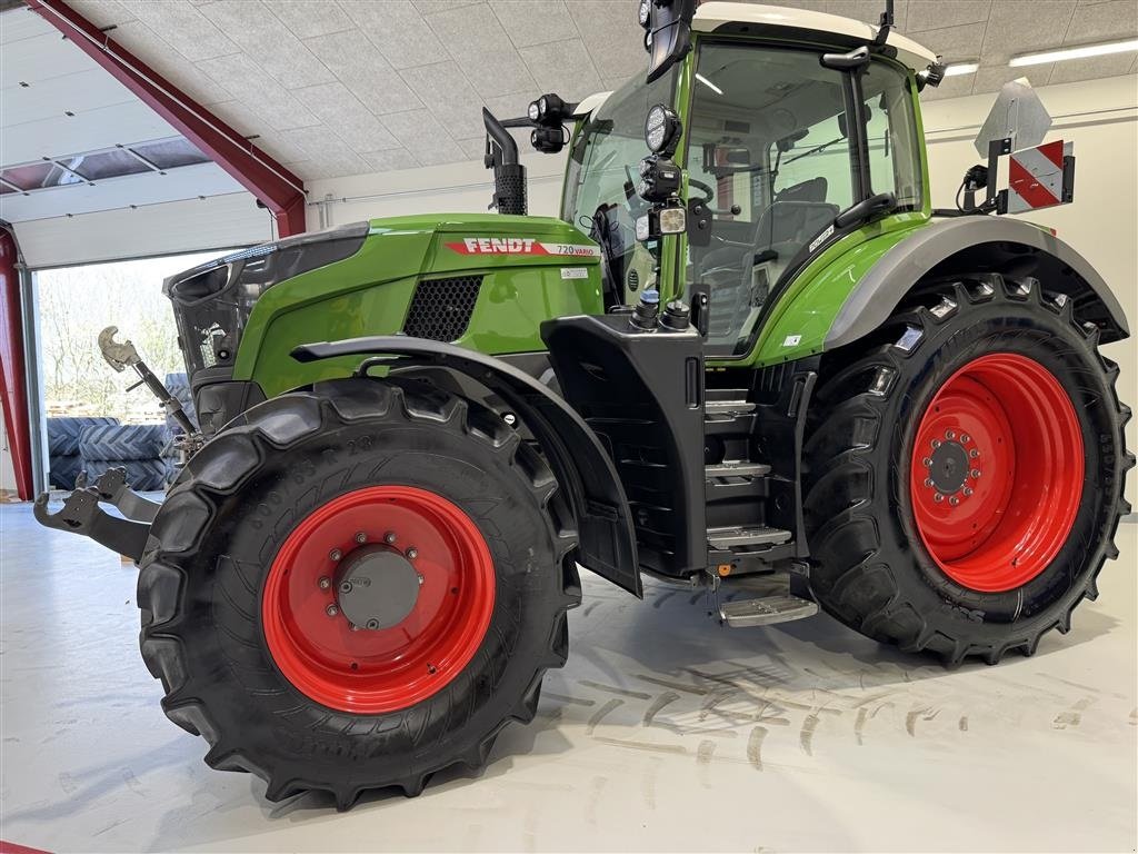 Traktor типа Fendt 720 Power+ GEN7 KUN 300 TIMER OG MED AUTOSTYRING!, Gebrauchtmaschine в Nørager (Фотография 2)