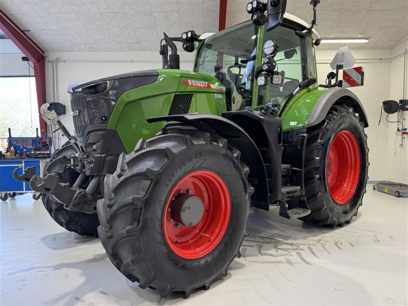 Traktor типа Fendt 720 Power+ GEN7 KUN 300 TIMER OG MED AUTOSTYRING!, Gebrauchtmaschine в Nørager (Фотография 1)