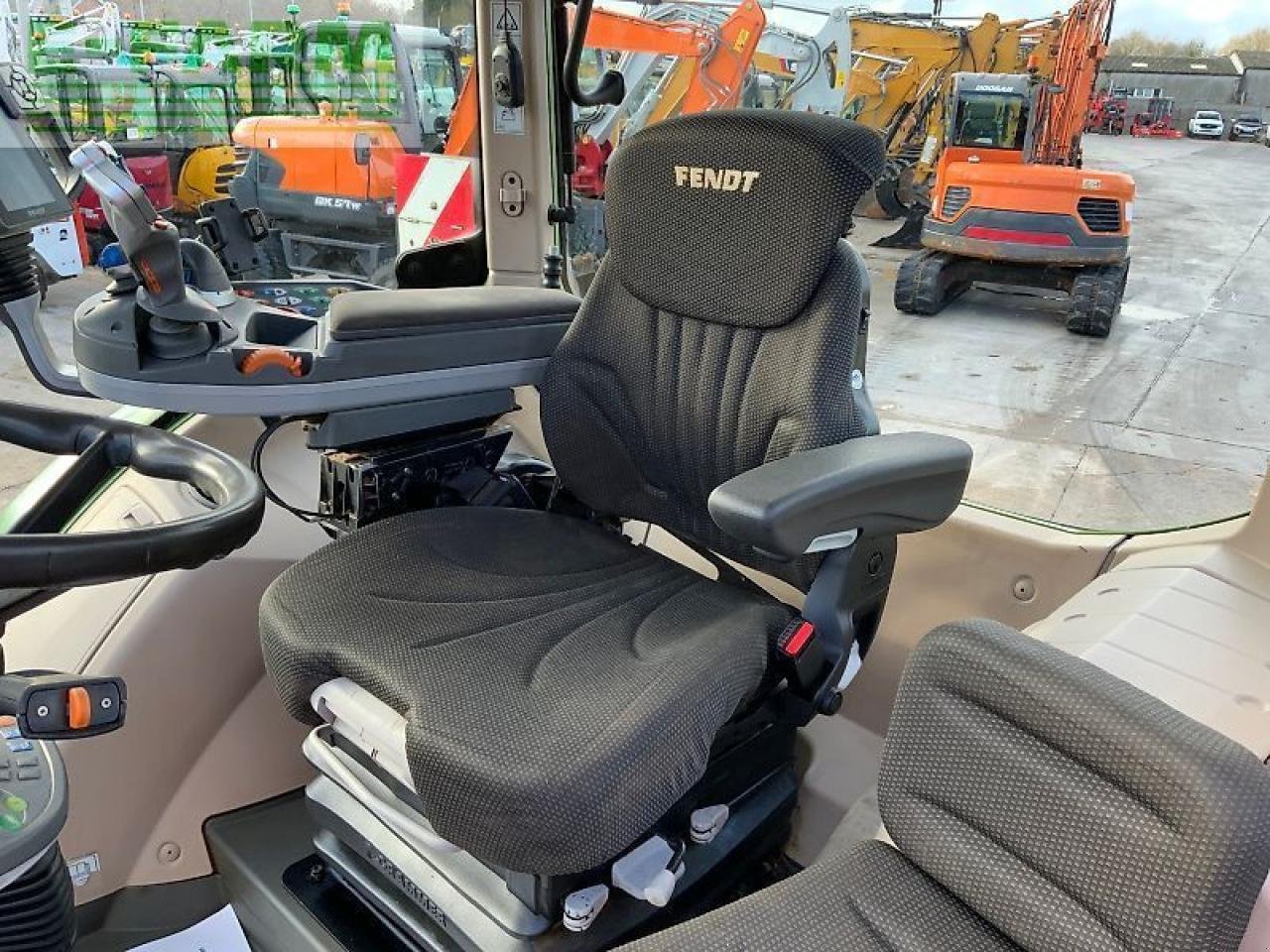 Traktor of the type Fendt 720 power plus tractor (st25225), Gebrauchtmaschine in SHAFTESBURY (Picture 19)