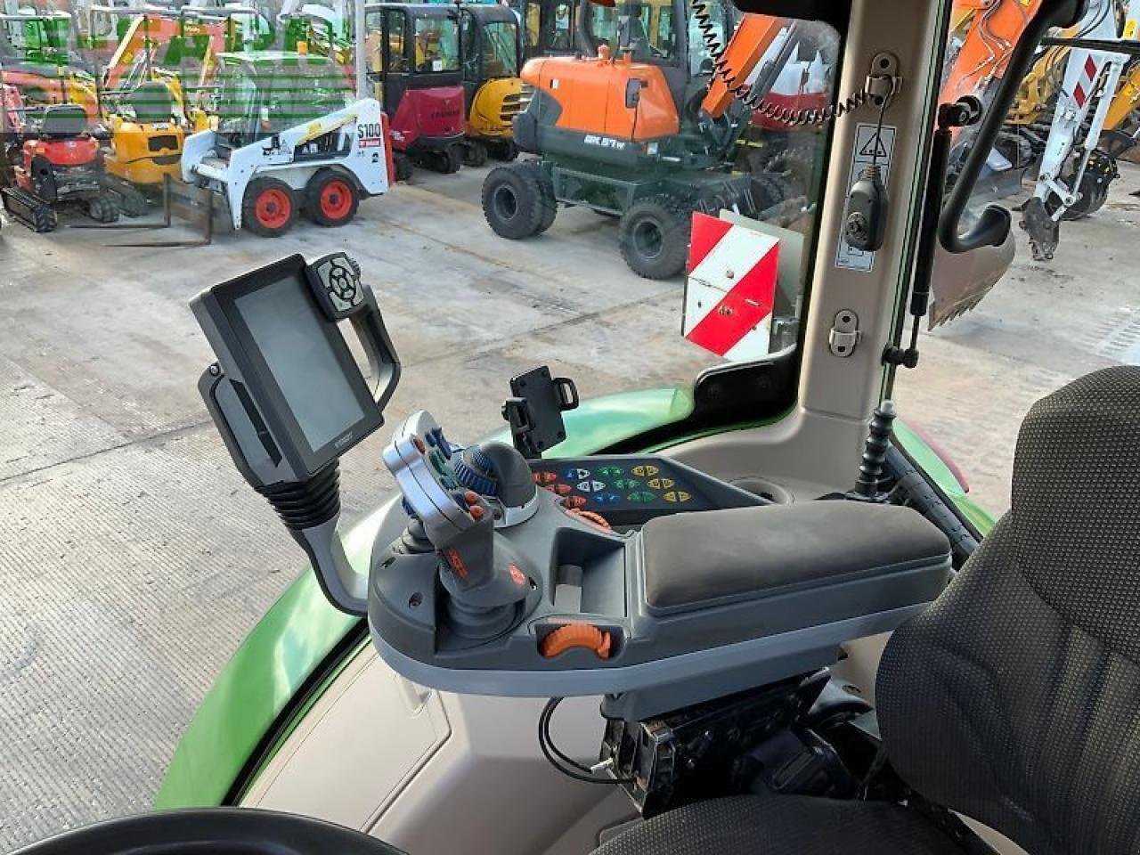 Traktor of the type Fendt 720 power plus tractor (st25225), Gebrauchtmaschine in SHAFTESBURY (Picture 20)