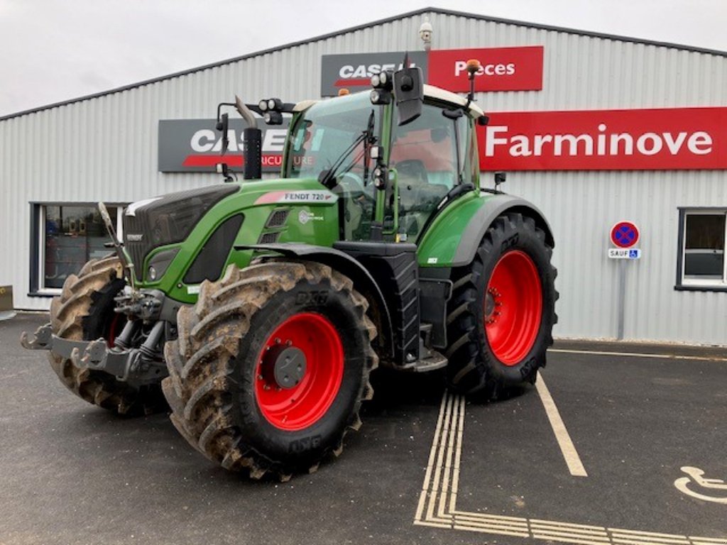 Traktor of the type Fendt 720 POWER, Gebrauchtmaschine in POUSSAY (Picture 1)