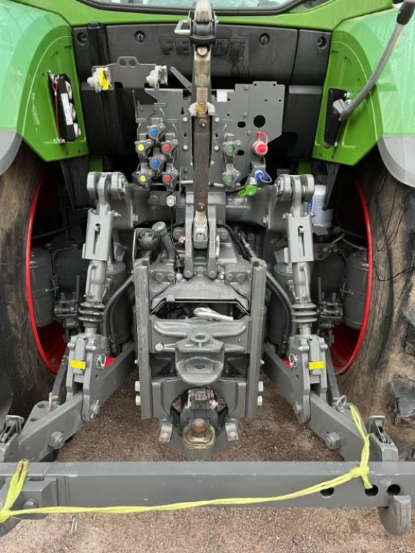 Traktor des Typs Fendt 720 S4 POWER, Gebrauchtmaschine in POUSSAY (Bild 3)
