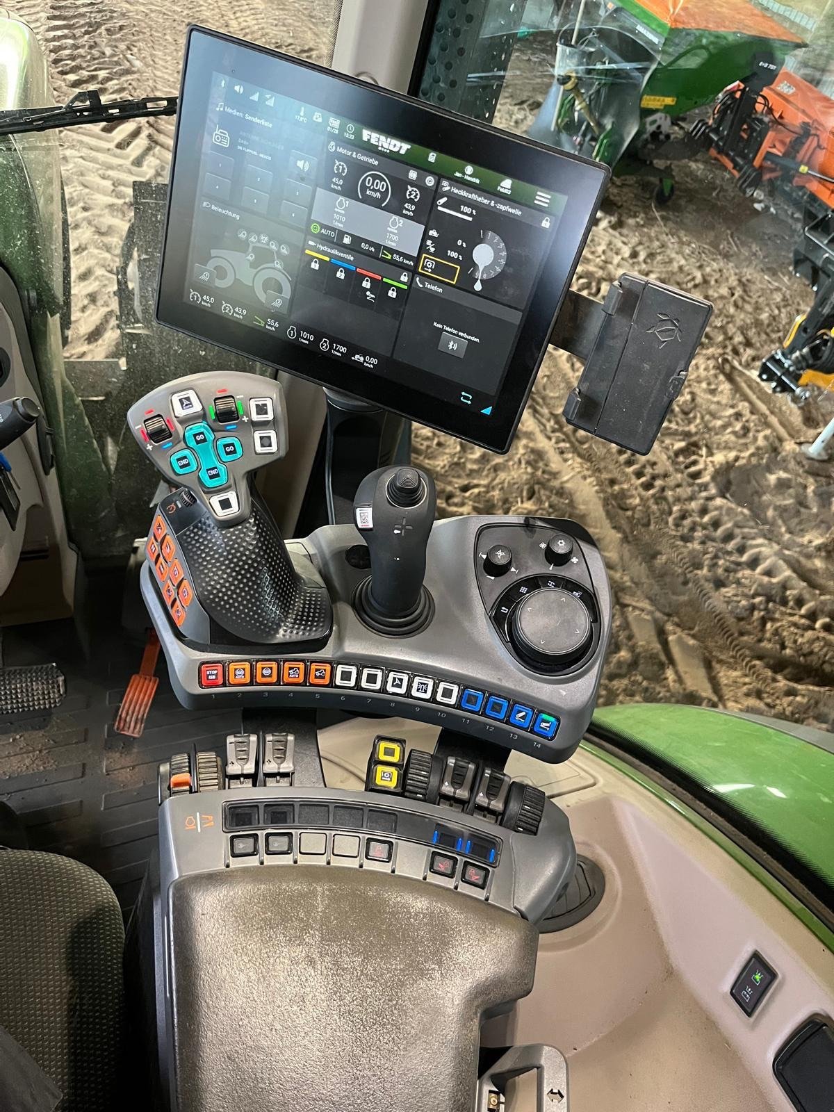 Traktor типа Fendt 720 Vario Gen6 PowerPlus, Gebrauchtmaschine в Elmenhorst-Lanken (Фотография 10)