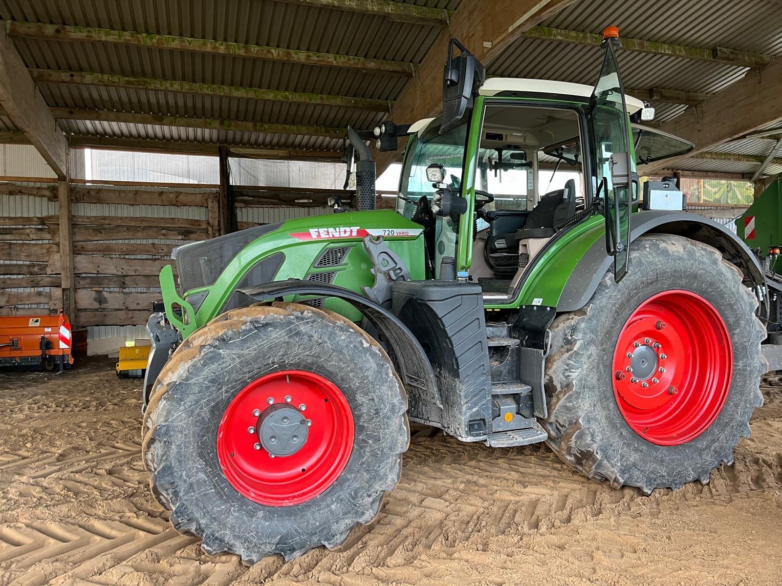 Traktor typu Fendt 720 Vario Gen6 PowerPlus, Gebrauchtmaschine w Elmenhorst-Lanken (Zdjęcie 2)