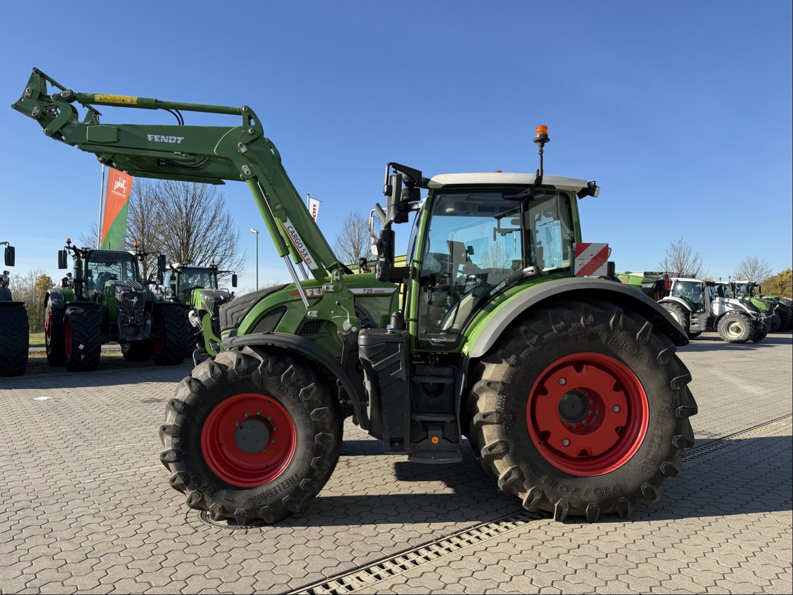 Traktor des Typs Fendt 720 Vario Gen6, Gebrauchtmaschine in Gadebusch (Bild 9)
