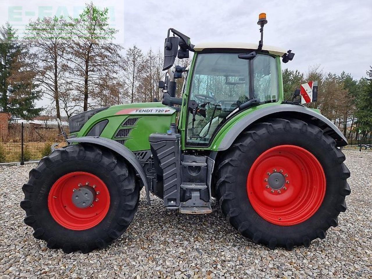 Traktor типа Fendt 720 vario power plus, Gebrauchtmaschine в ZELOW (Фотография 8)