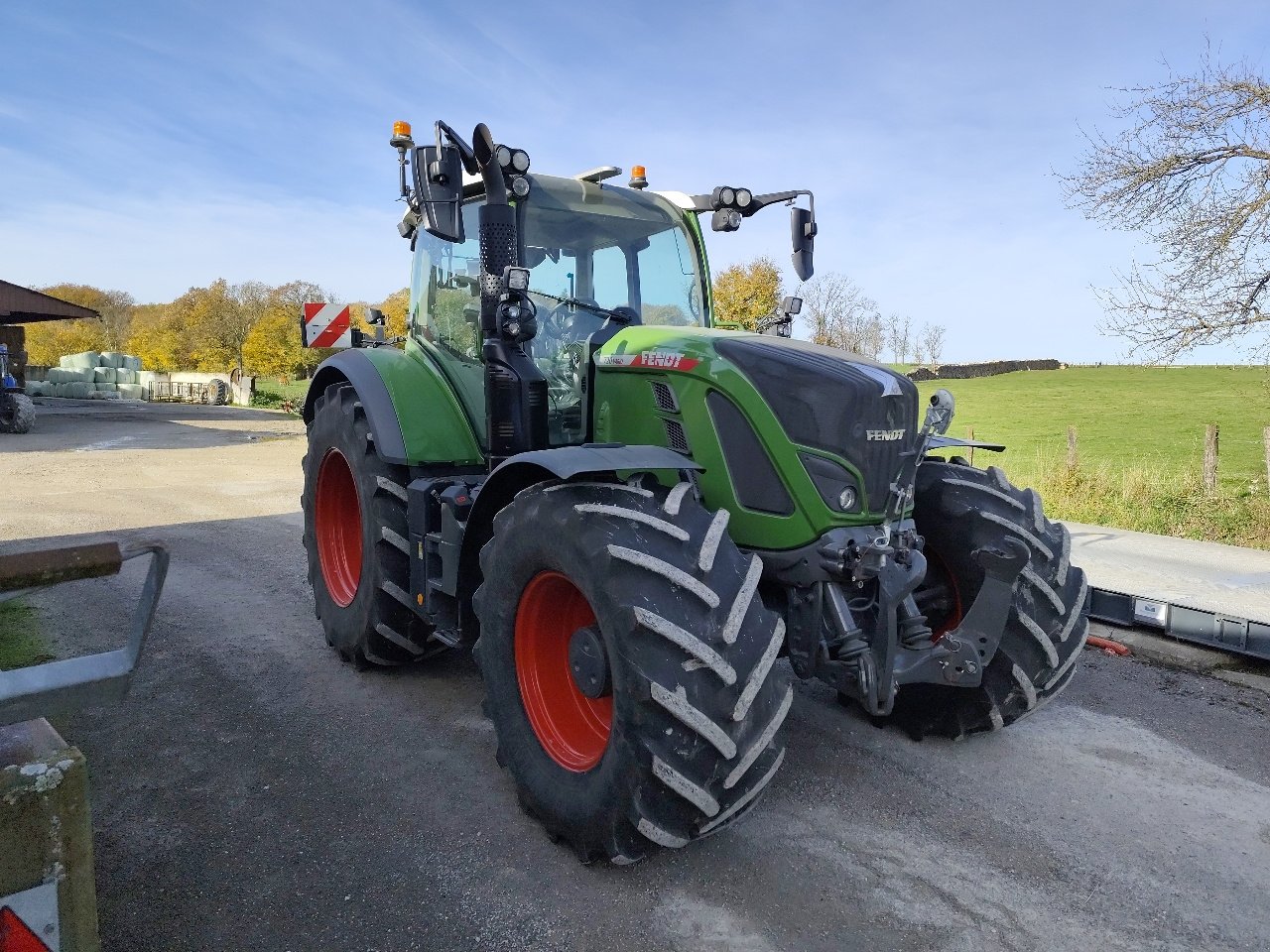 Traktor of the type Fendt 720 VARIO POWER, Gebrauchtmaschine in Roches-sur-Marne (Picture 1)