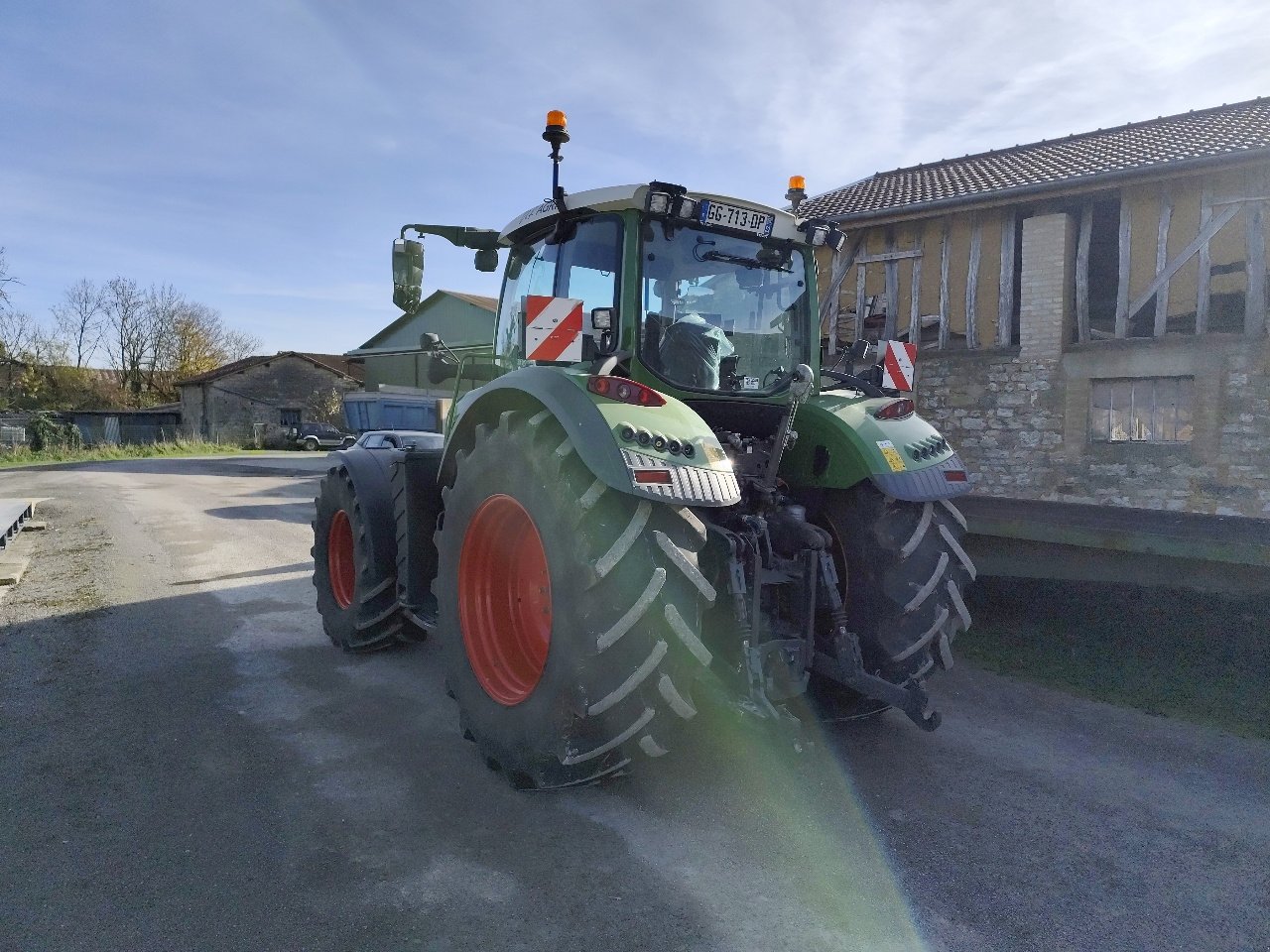Traktor of the type Fendt 720 VARIO POWER, Gebrauchtmaschine in Roches-sur-Marne (Picture 3)