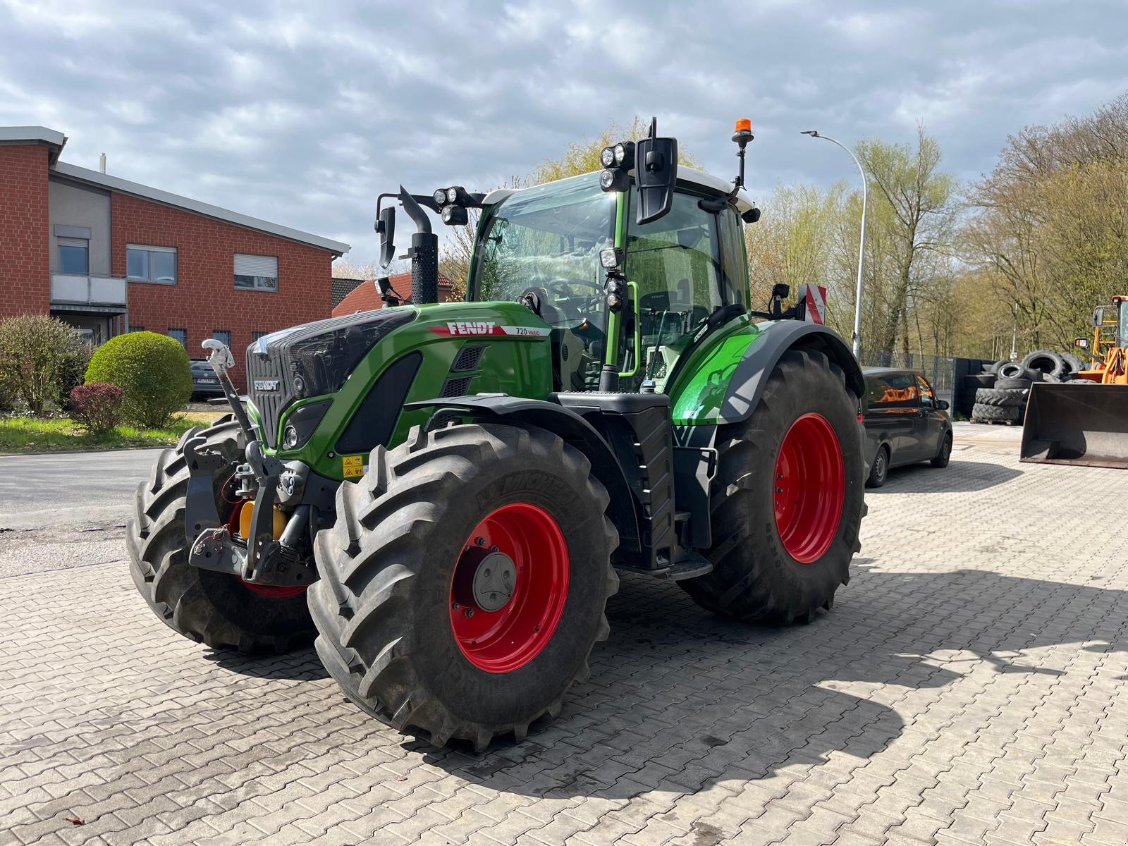 Traktor des Typs Fendt 720 Vario PowerPlus, Gebrauchtmaschine in Issum (Bild 1)