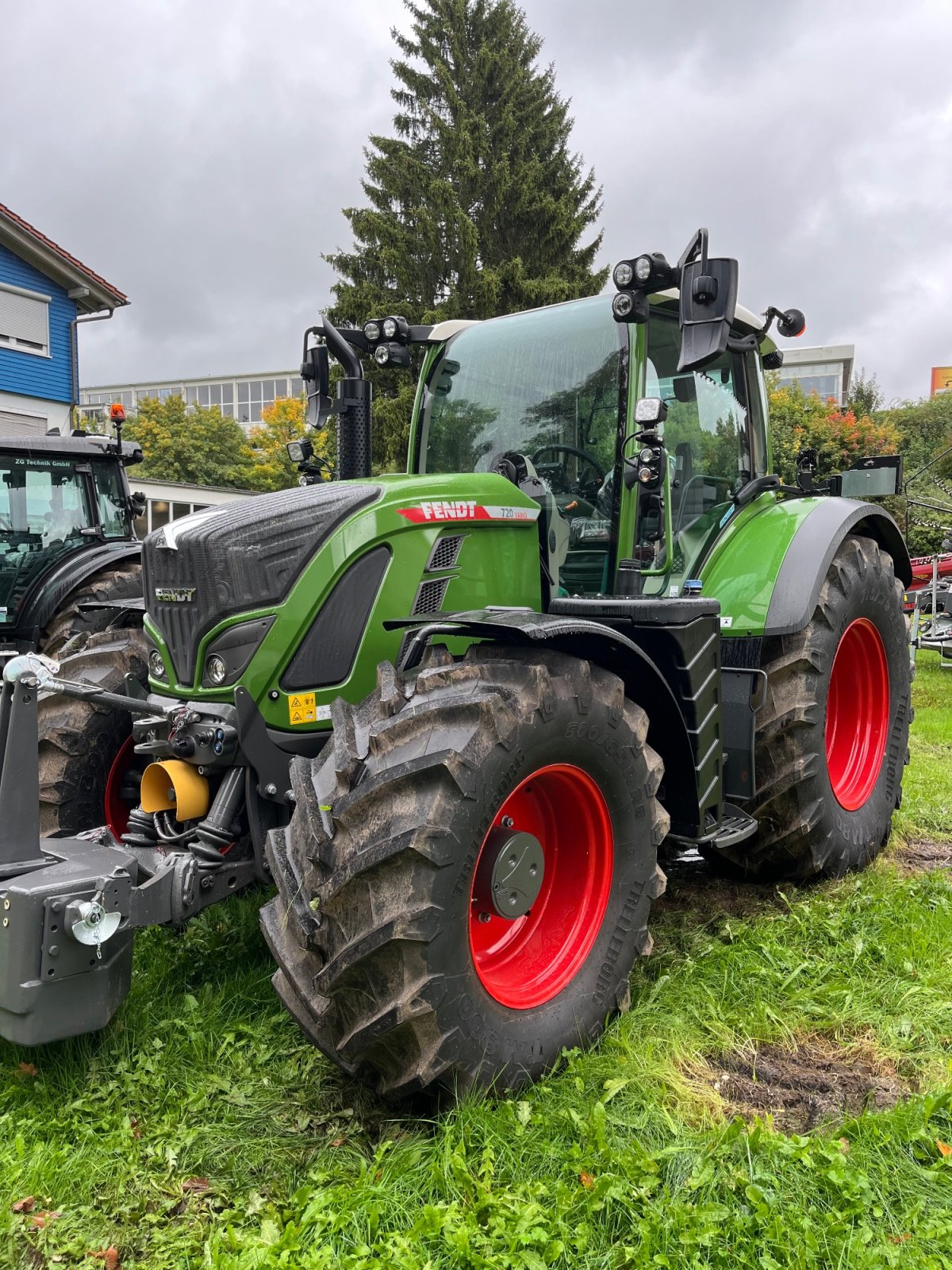Traktor des Typs Fendt 720 Vario PowerPlus, Neumaschine in Donaueschingen (Bild 3)