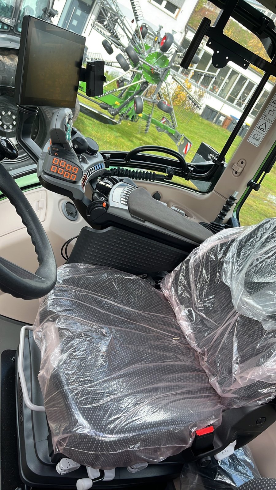 Traktor des Typs Fendt 720 Vario PowerPlus, Neumaschine in Donaueschingen (Bild 9)