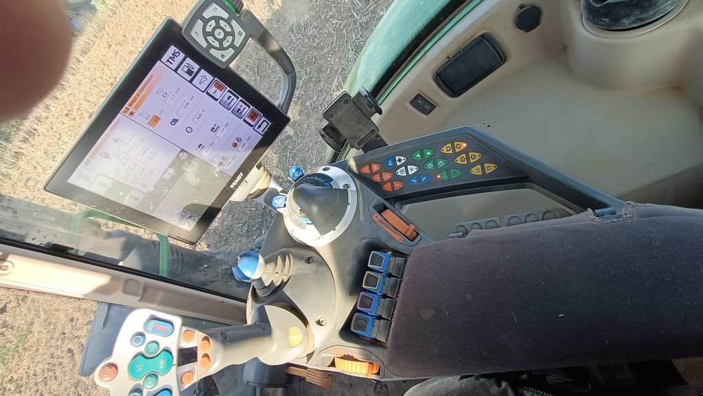 Traktor tipa Fendt 720 VARIO PROFI +, Gebrauchtmaschine u NEUVILLE AUX BOIS (Slika 3)