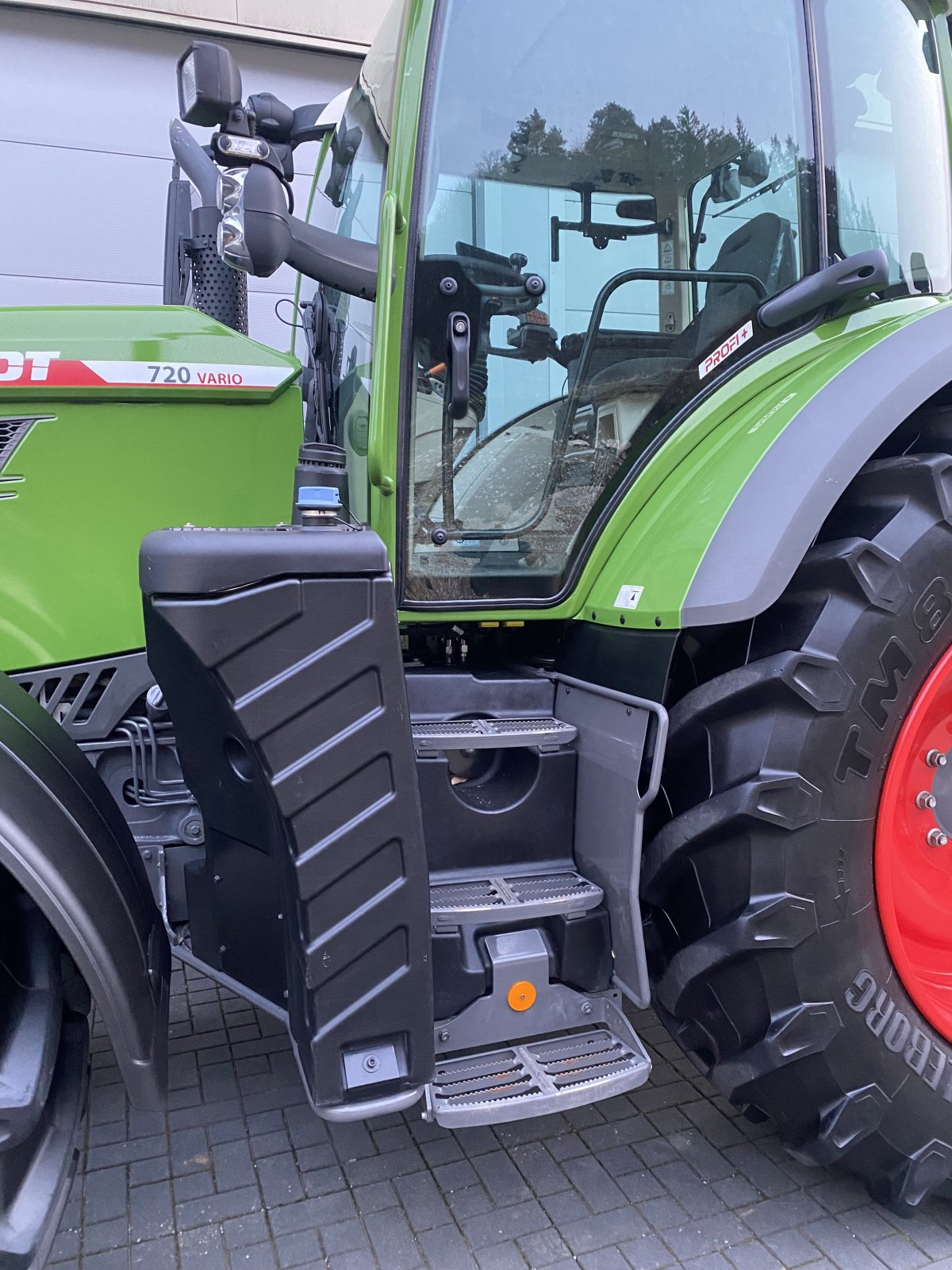 Traktor от тип Fendt 720 Vario Profi+ Setting2 Profiplus, Gebrauchtmaschine в Weigendorf (Снимка 15)
