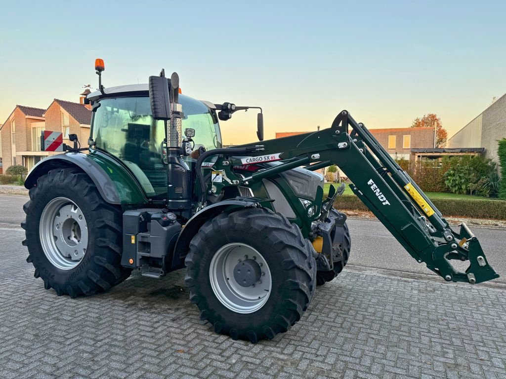 Traktor des Typs Fendt 720 Vario ProfiPlus + Cargo 5X85, Gebrauchtmaschine in BOEKEL (Bild 4)