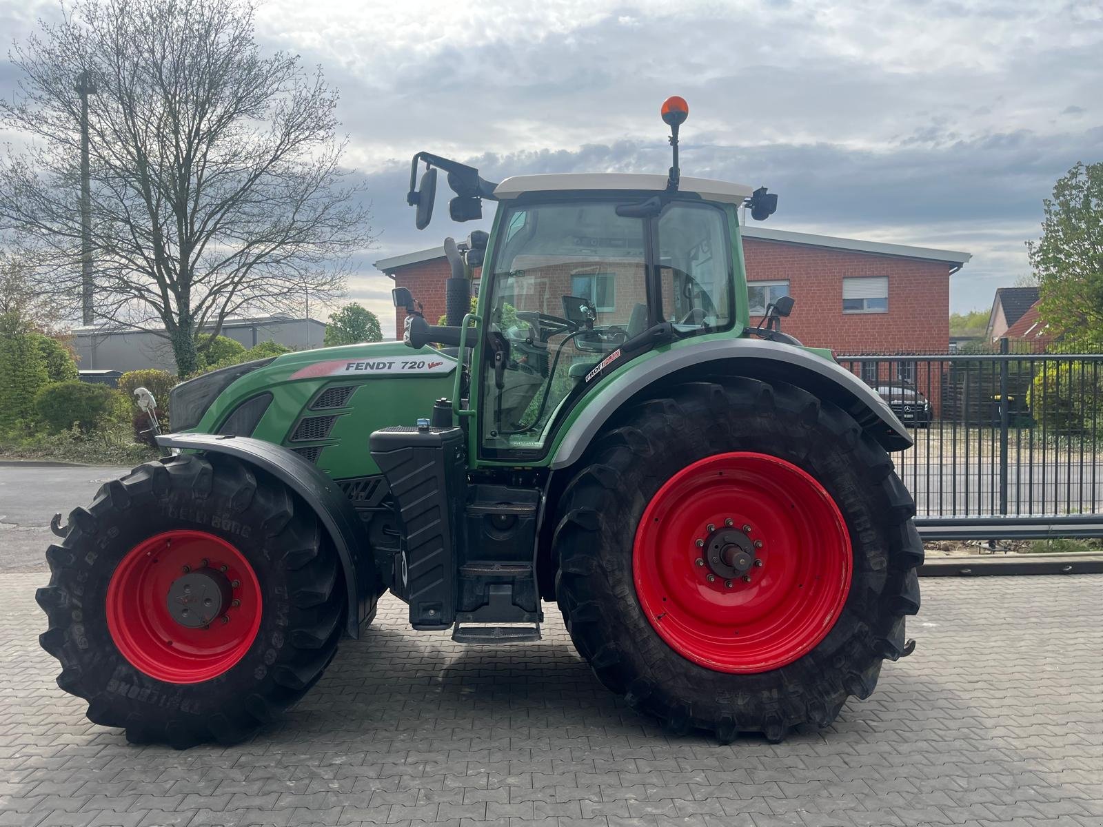Traktor от тип Fendt 720 Vario ProfiPlus, Gebrauchtmaschine в Issum (Снимка 11)