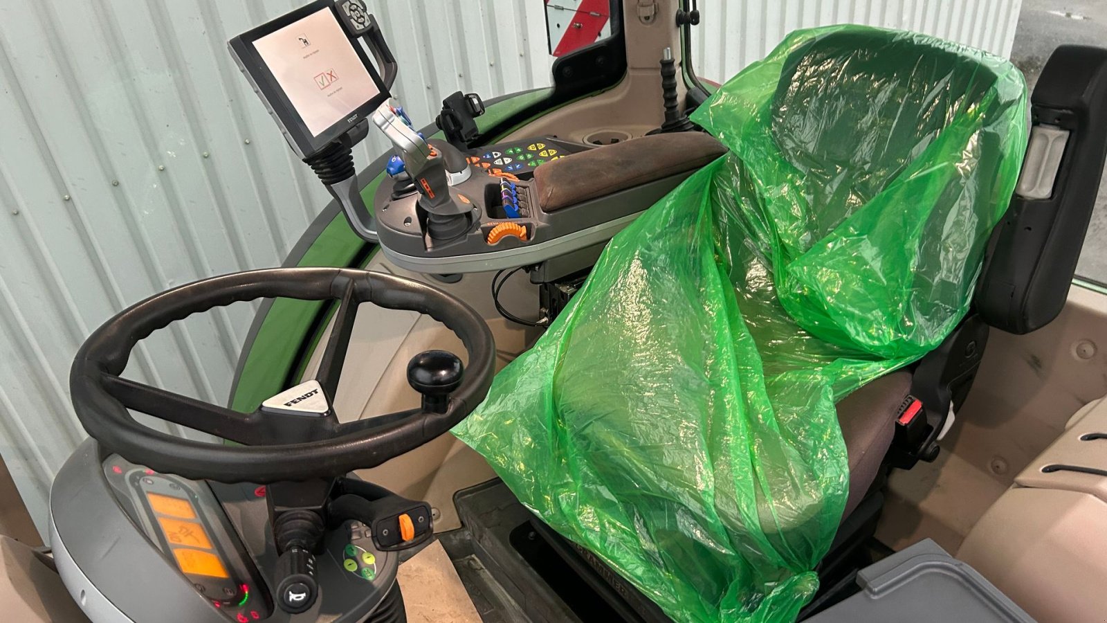 Traktor of the type Fendt 720 Vario S4 Profi Plus, Gebrauchtmaschine in Rødekro (Picture 13)