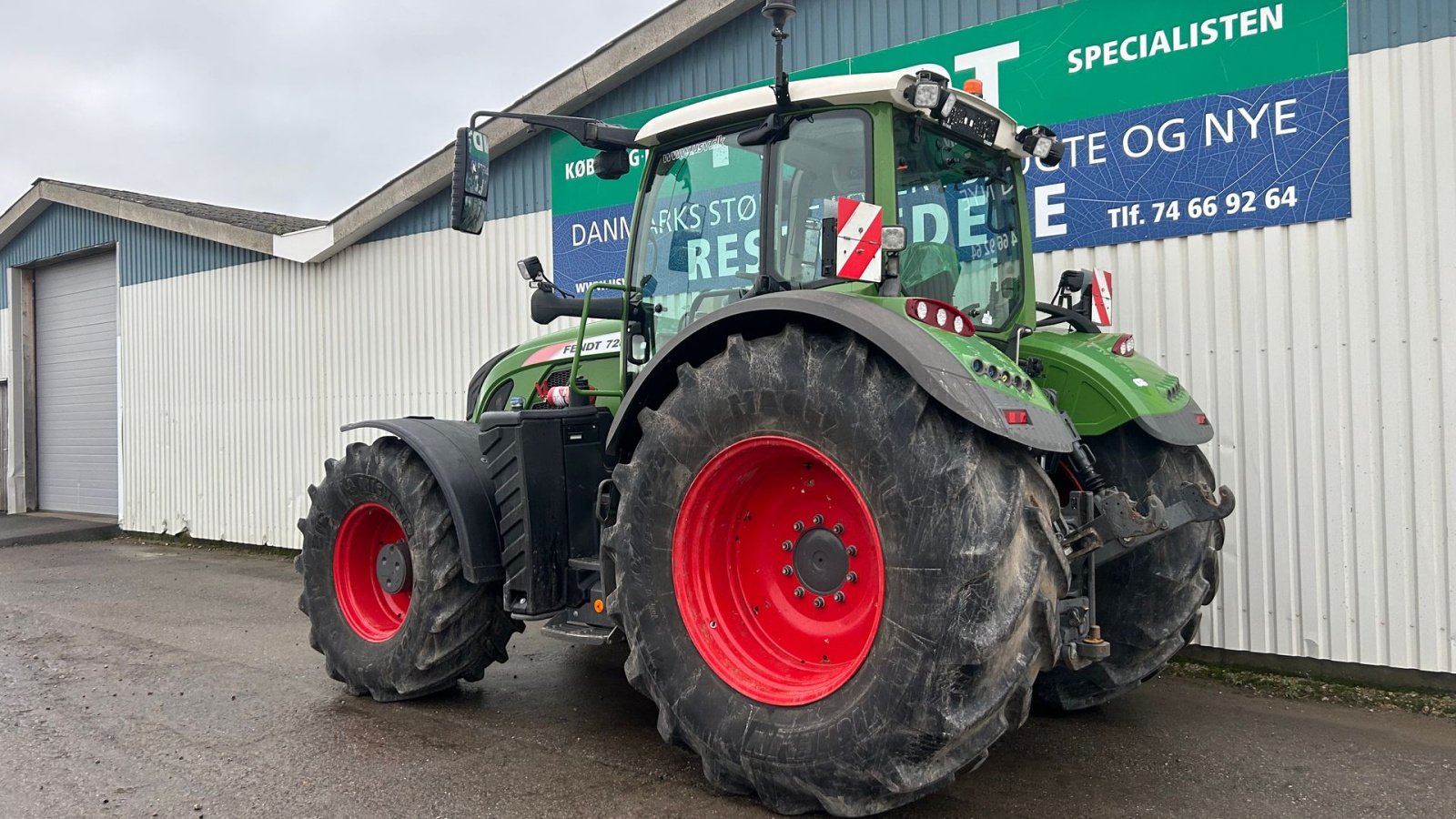 Traktor of the type Fendt 720 Vario S4 Profi Plus, Gebrauchtmaschine in Rødekro (Picture 3)