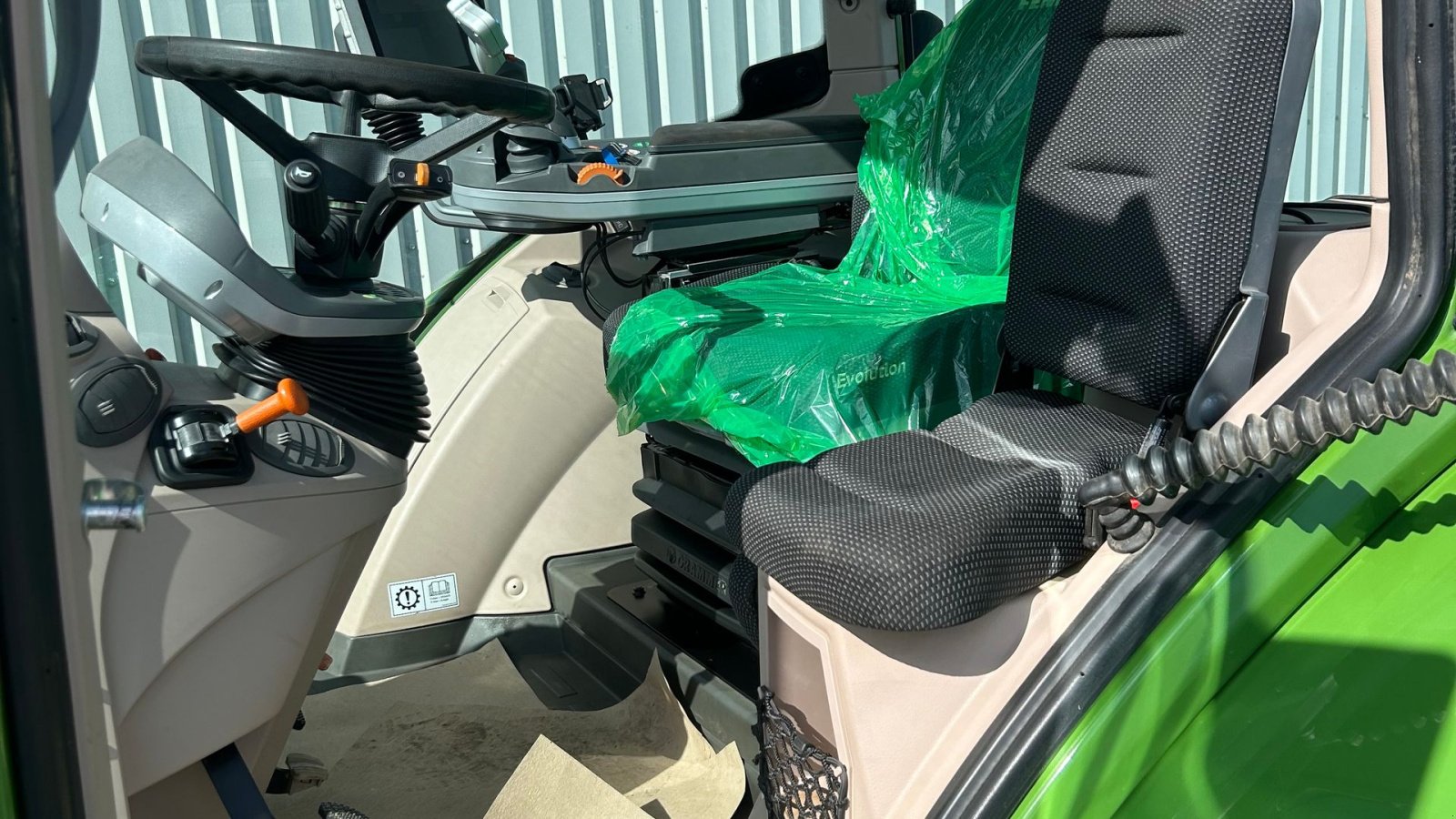 Traktor of the type Fendt 720 Vario S4 Profi Plus, Gebrauchtmaschine in Rødekro (Picture 11)