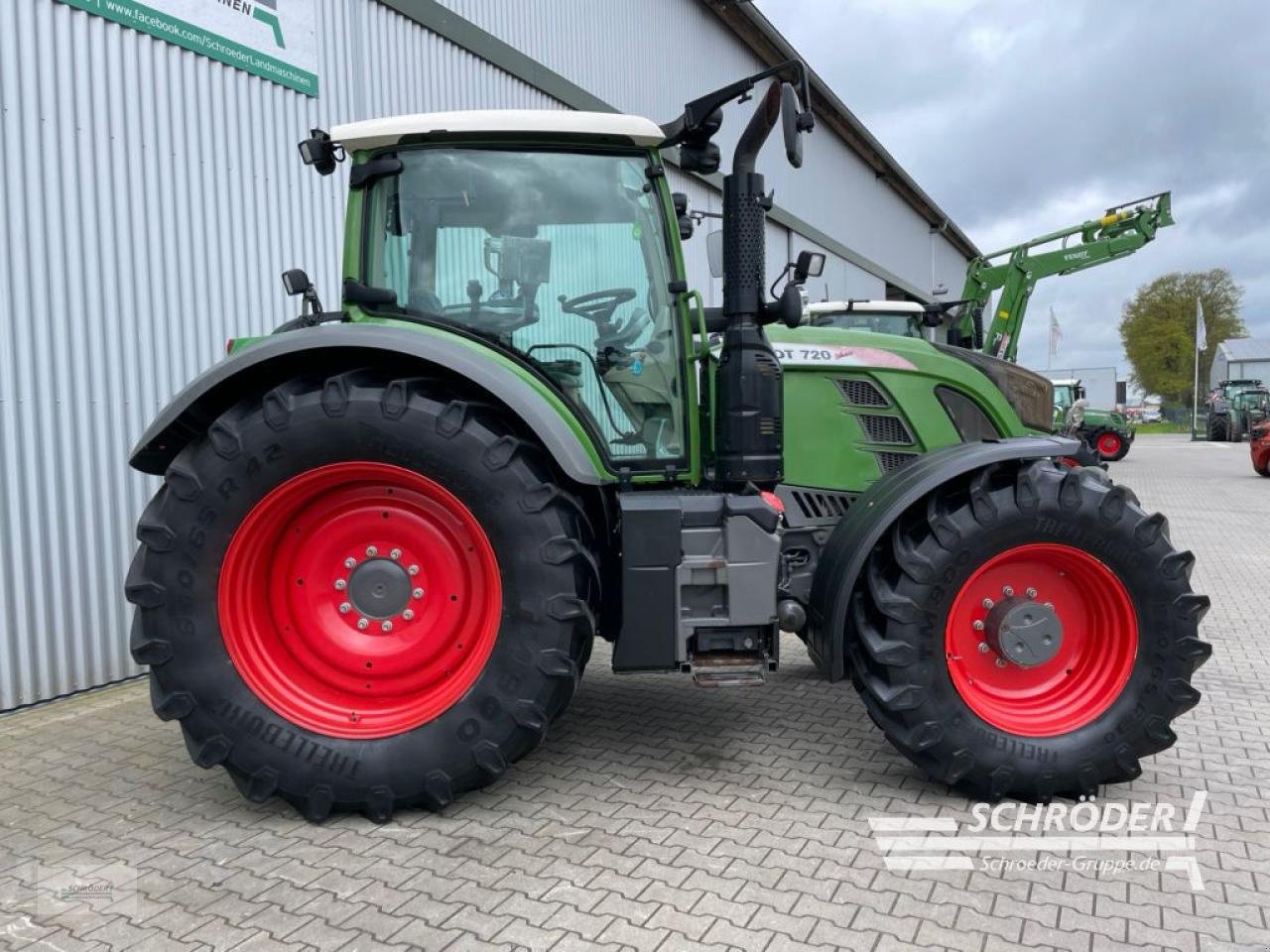 Traktor des Typs Fendt 720 VARIO S4 PROFI PLUS, Gebrauchtmaschine in Wildeshausen (Bild 2)