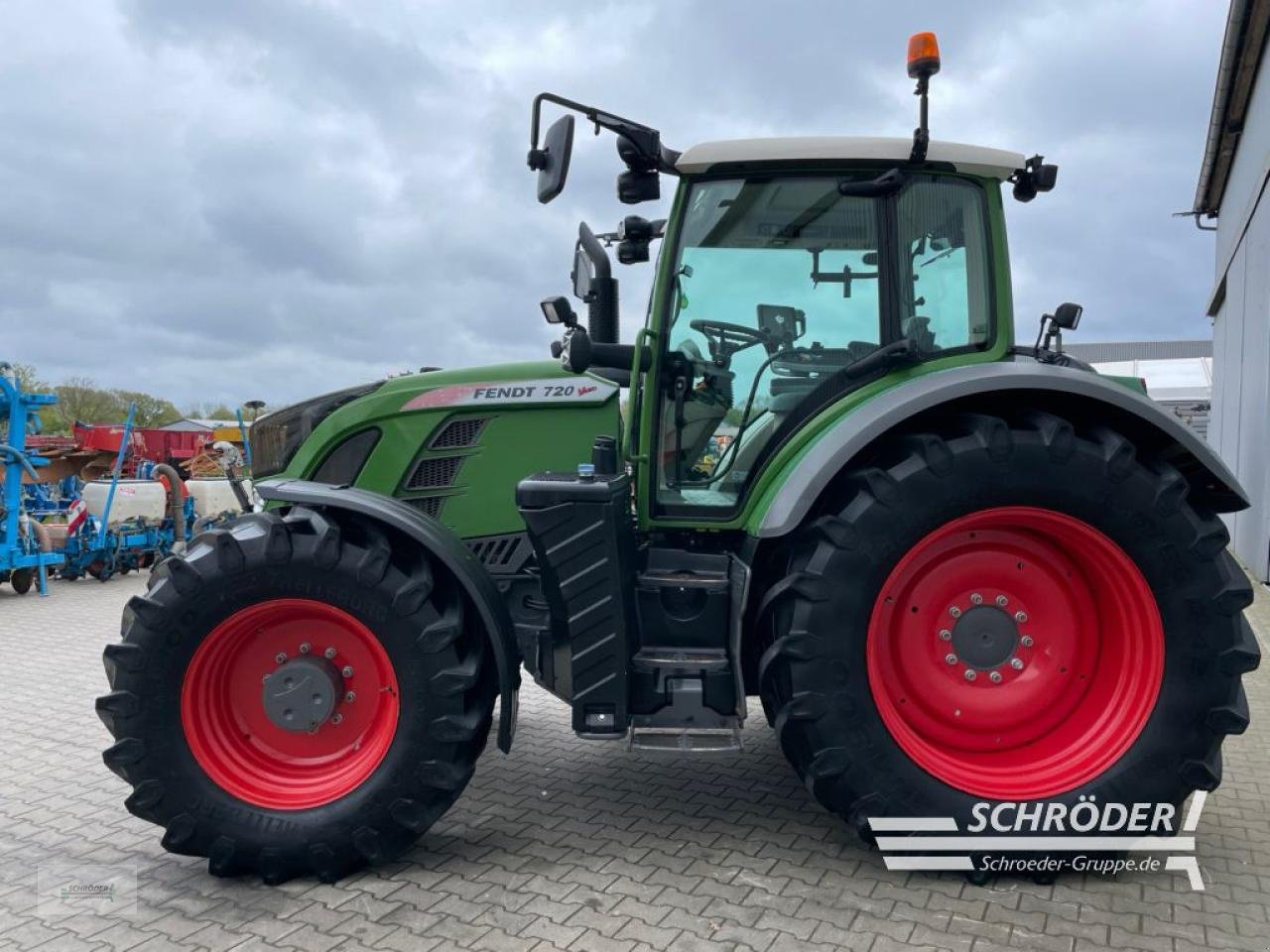 Traktor des Typs Fendt 720 VARIO S4 PROFI PLUS, Gebrauchtmaschine in Wildeshausen (Bild 4)
