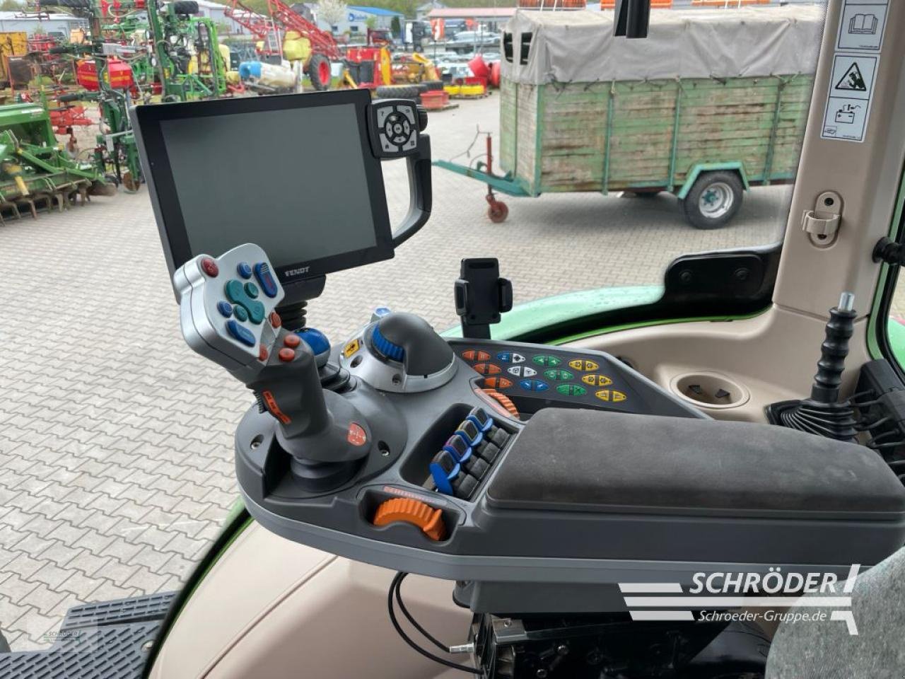 Traktor des Typs Fendt 720 VARIO S4 PROFI PLUS, Gebrauchtmaschine in Wildeshausen (Bild 12)