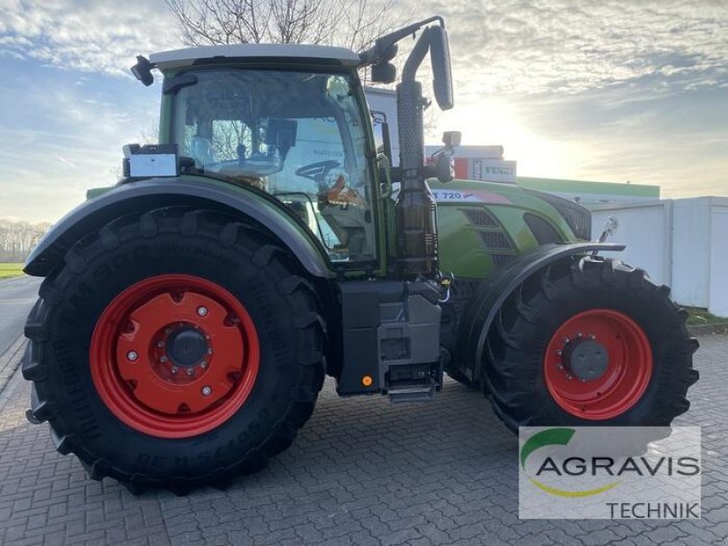 Traktor des Typs Fendt 720 VARIO S4, Gebrauchtmaschine in Barsinghausen-Göxe (Bild 2)