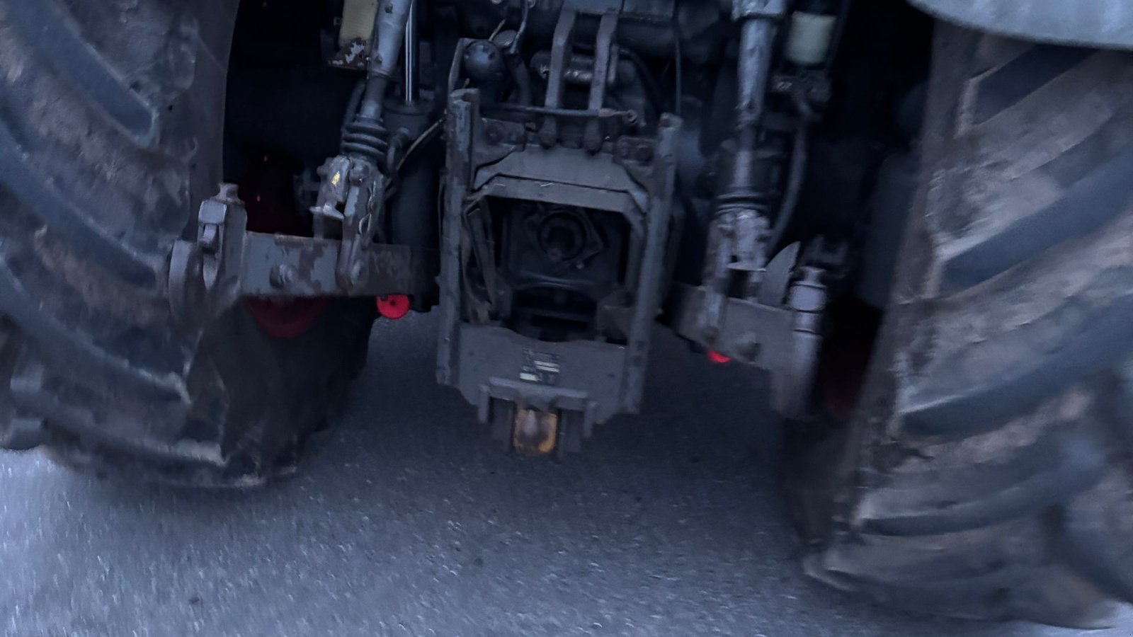 Traktor Türe ait Fendt 720 Vario SCR PROFI MED FULD AFFJEDRING, FRONT PTO OG NÆSTEN NYE DÆK!, Gebrauchtmaschine içinde Nørager (resim 17)