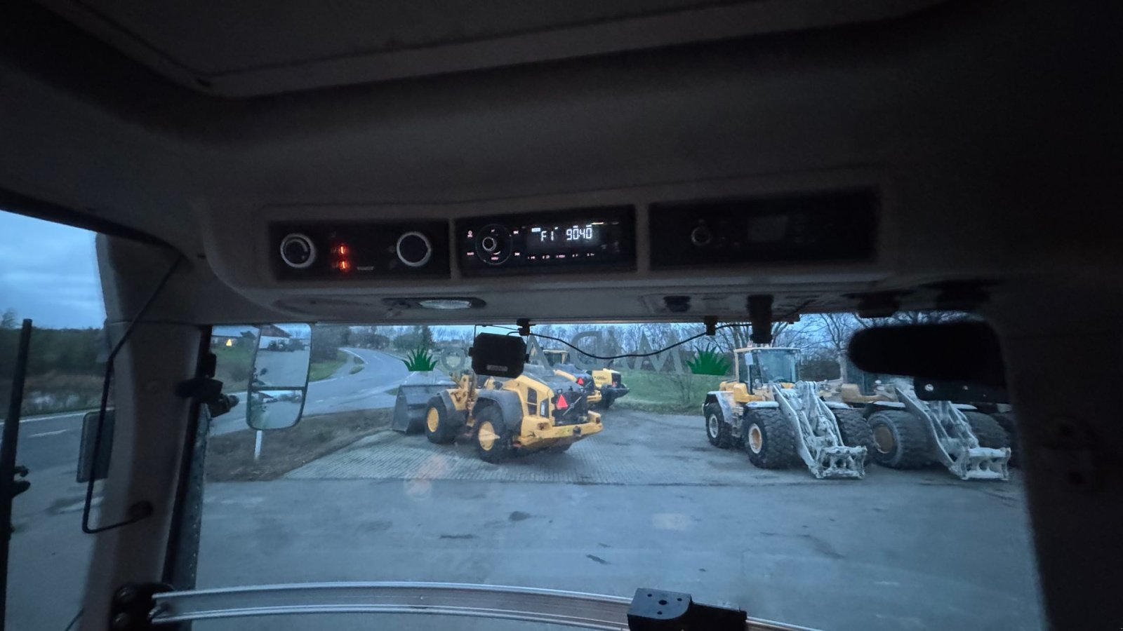 Traktor Türe ait Fendt 720 Vario SCR PROFI MED FULD AFFJEDRING, FRONT PTO OG NÆSTEN NYE DÆK!, Gebrauchtmaschine içinde Nørager (resim 22)