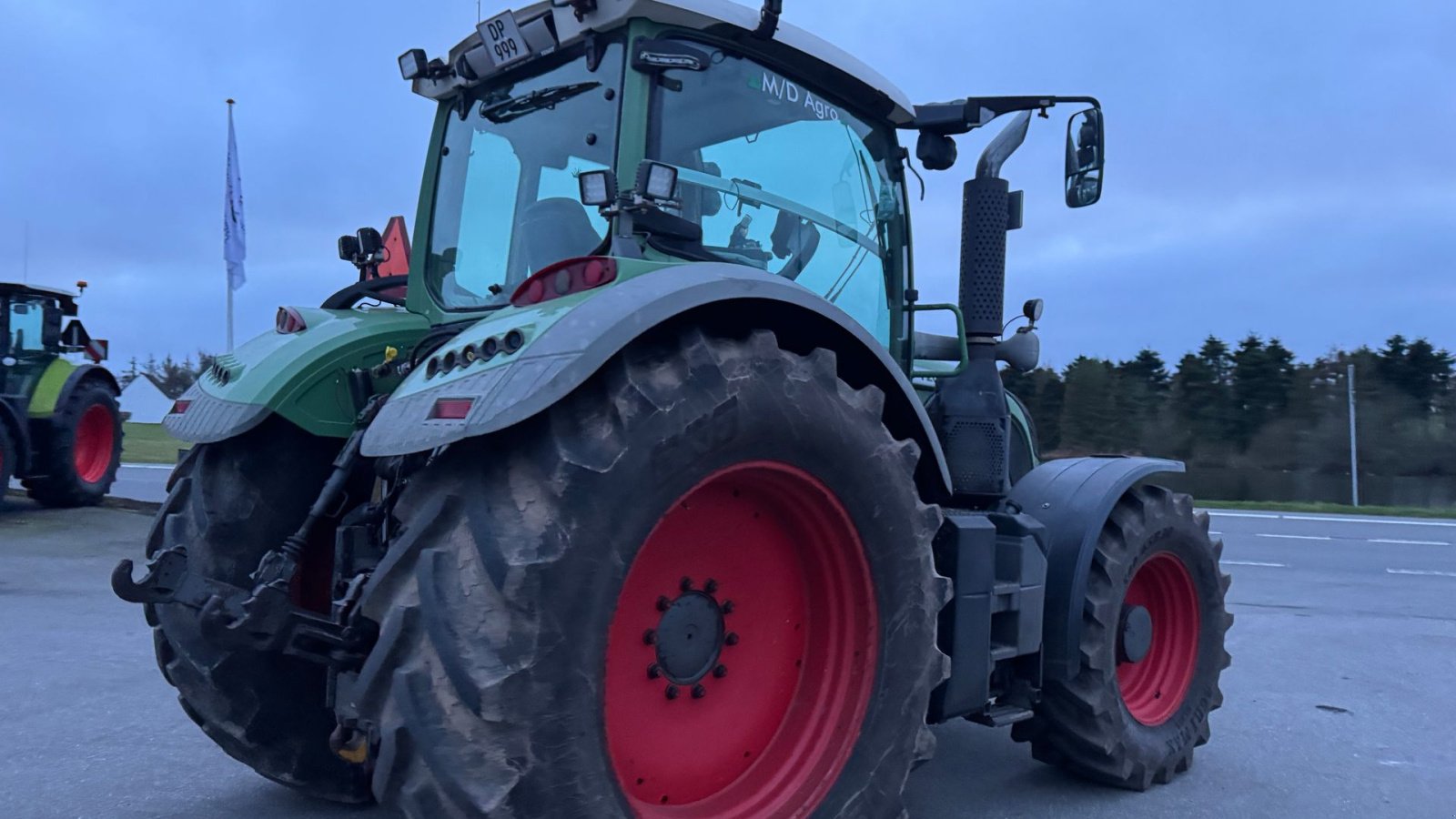 Traktor Türe ait Fendt 720 Vario SCR PROFI MED FULD AFFJEDRING, FRONT PTO OG NÆSTEN NYE DÆK!, Gebrauchtmaschine içinde Nørager (resim 14)