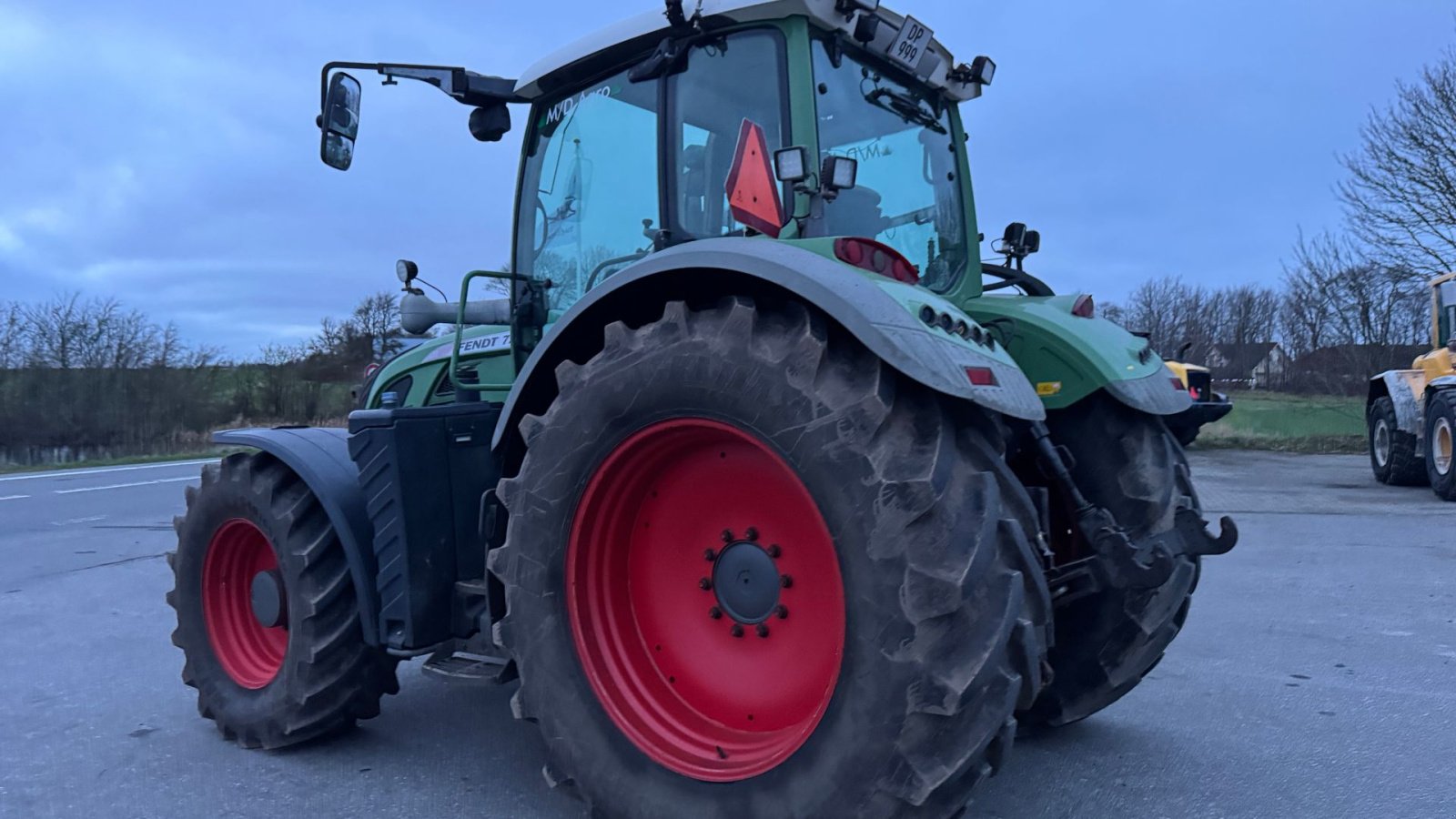 Traktor Türe ait Fendt 720 Vario SCR PROFI MED FULD AFFJEDRING, FRONT PTO OG NÆSTEN NYE DÆK!, Gebrauchtmaschine içinde Nørager (resim 7)