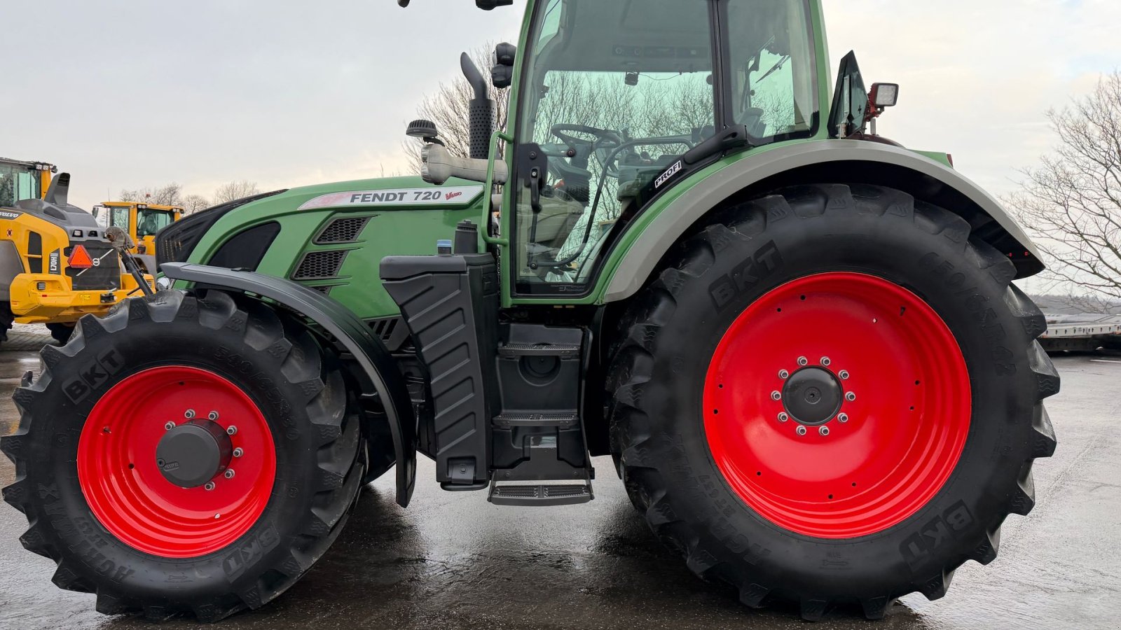 Traktor tip Fendt 720 Vario SCR PROFI MED FULD AFFJEDRING, FRONT PTO OG NÆSTEN NYE DÆK!, Gebrauchtmaschine in Nørager (Poză 4)