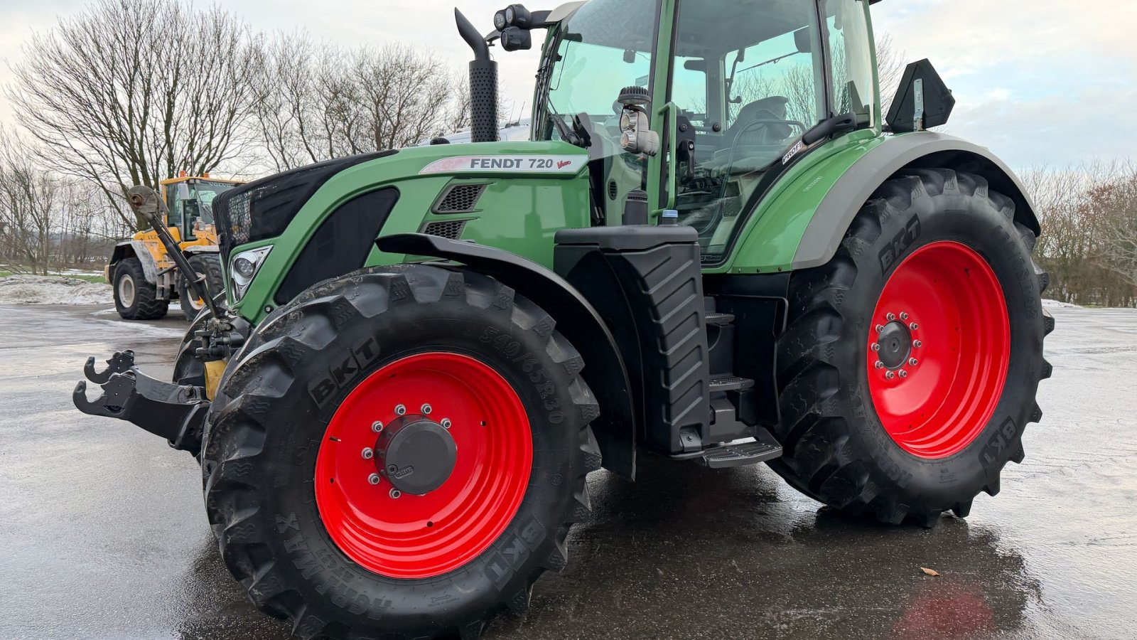 Traktor tip Fendt 720 Vario SCR PROFI MED FULD AFFJEDRING, FRONT PTO OG NÆSTEN NYE DÆK!, Gebrauchtmaschine in Nørager (Poză 2)