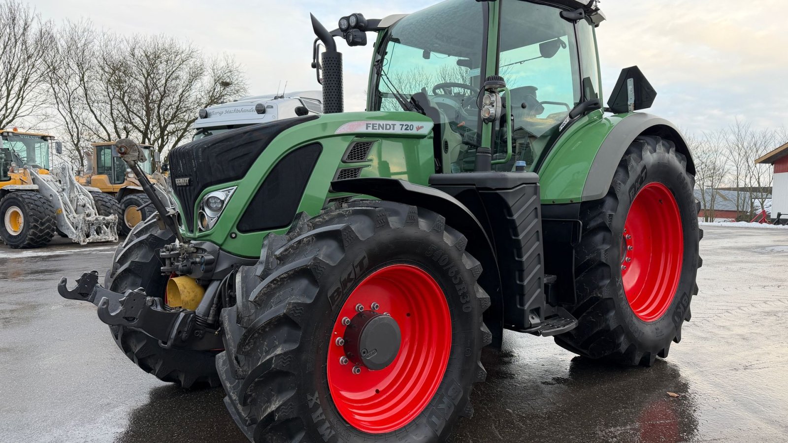 Traktor tip Fendt 720 Vario SCR PROFI MED FULD AFFJEDRING, FRONT PTO OG NÆSTEN NYE DÆK!, Gebrauchtmaschine in Nørager (Poză 1)