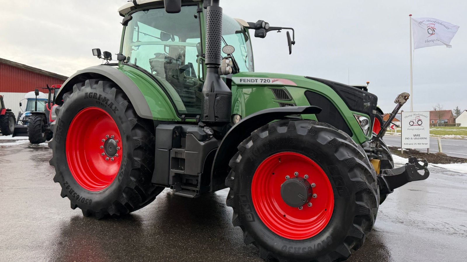 Traktor tip Fendt 720 Vario SCR PROFI MED FULD AFFJEDRING, FRONT PTO OG NÆSTEN NYE DÆK!, Gebrauchtmaschine in Nørager (Poză 9)
