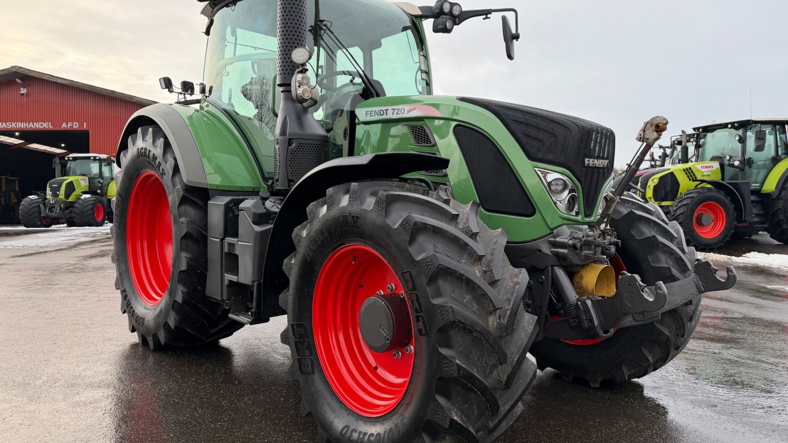 Traktor tip Fendt 720 Vario SCR PROFI MED FULD AFFJEDRING, FRONT PTO OG NÆSTEN NYE DÆK!, Gebrauchtmaschine in Nørager (Poză 8)
