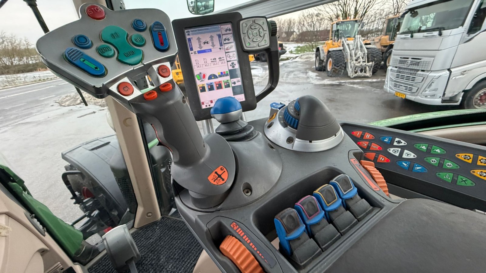 Traktor tip Fendt 720 Vario SCR PROFI MED FULD AFFJEDRING, FRONT PTO OG NÆSTEN NYE DÆK!, Gebrauchtmaschine in Nørager (Poză 18)