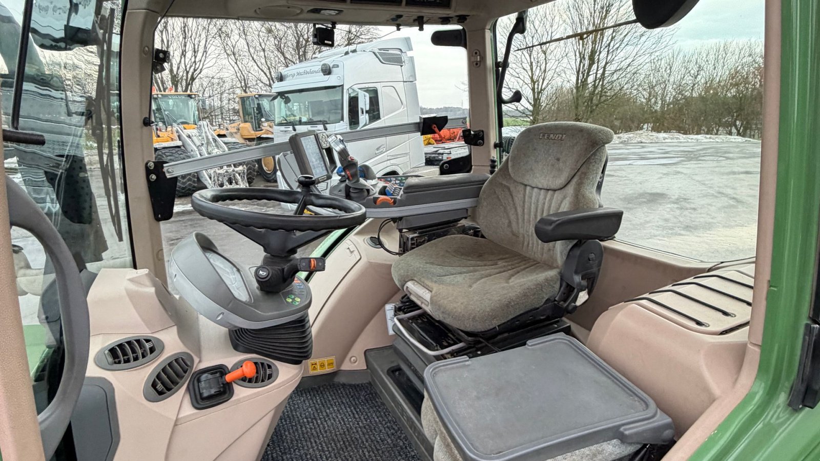 Traktor tip Fendt 720 Vario SCR PROFI MED FULD AFFJEDRING, FRONT PTO OG NÆSTEN NYE DÆK!, Gebrauchtmaschine in Nørager (Poză 16)