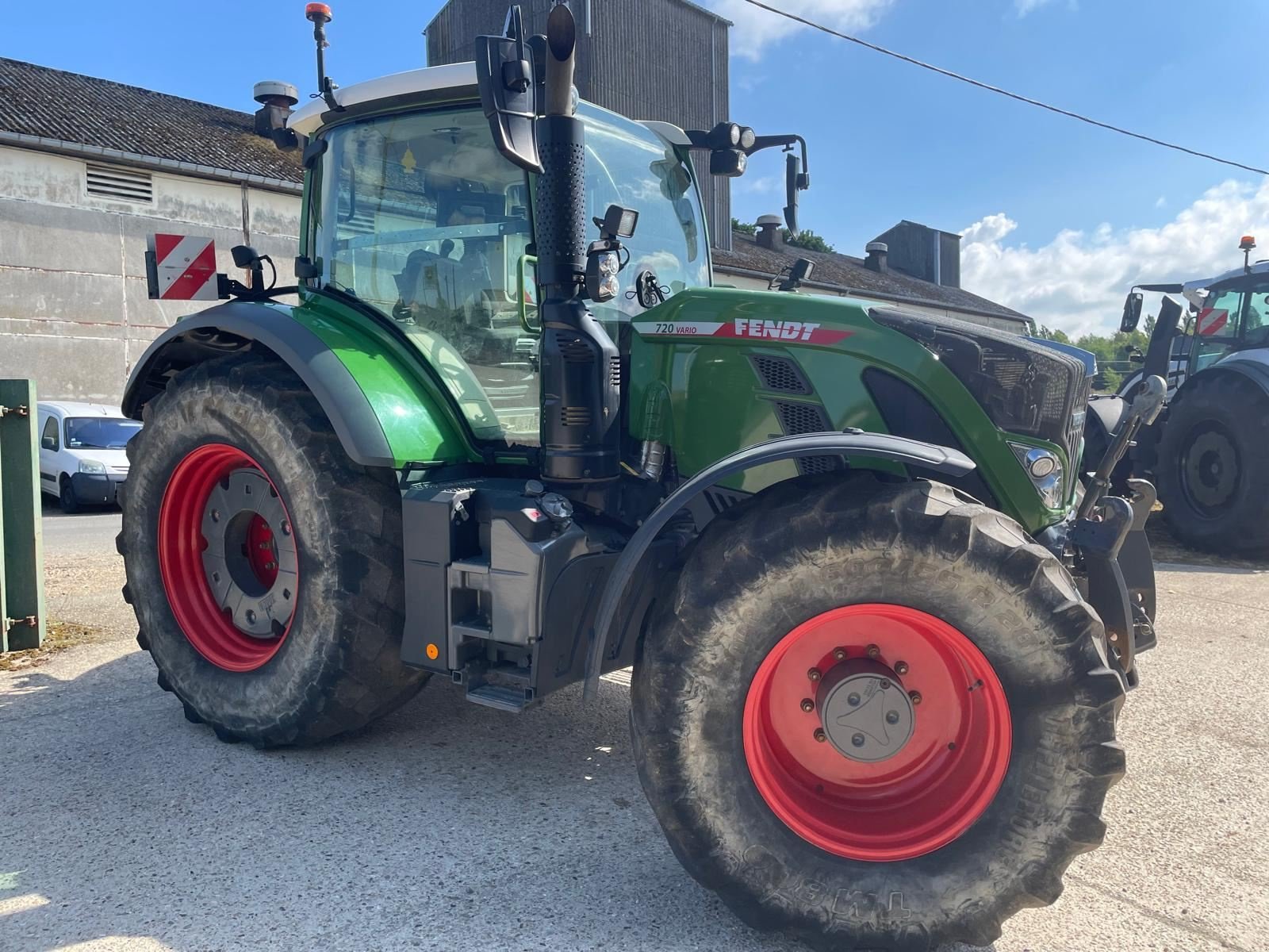 Traktor del tipo Fendt 720, Gebrauchtmaschine In BOSC LE HARD (Immagine 3)